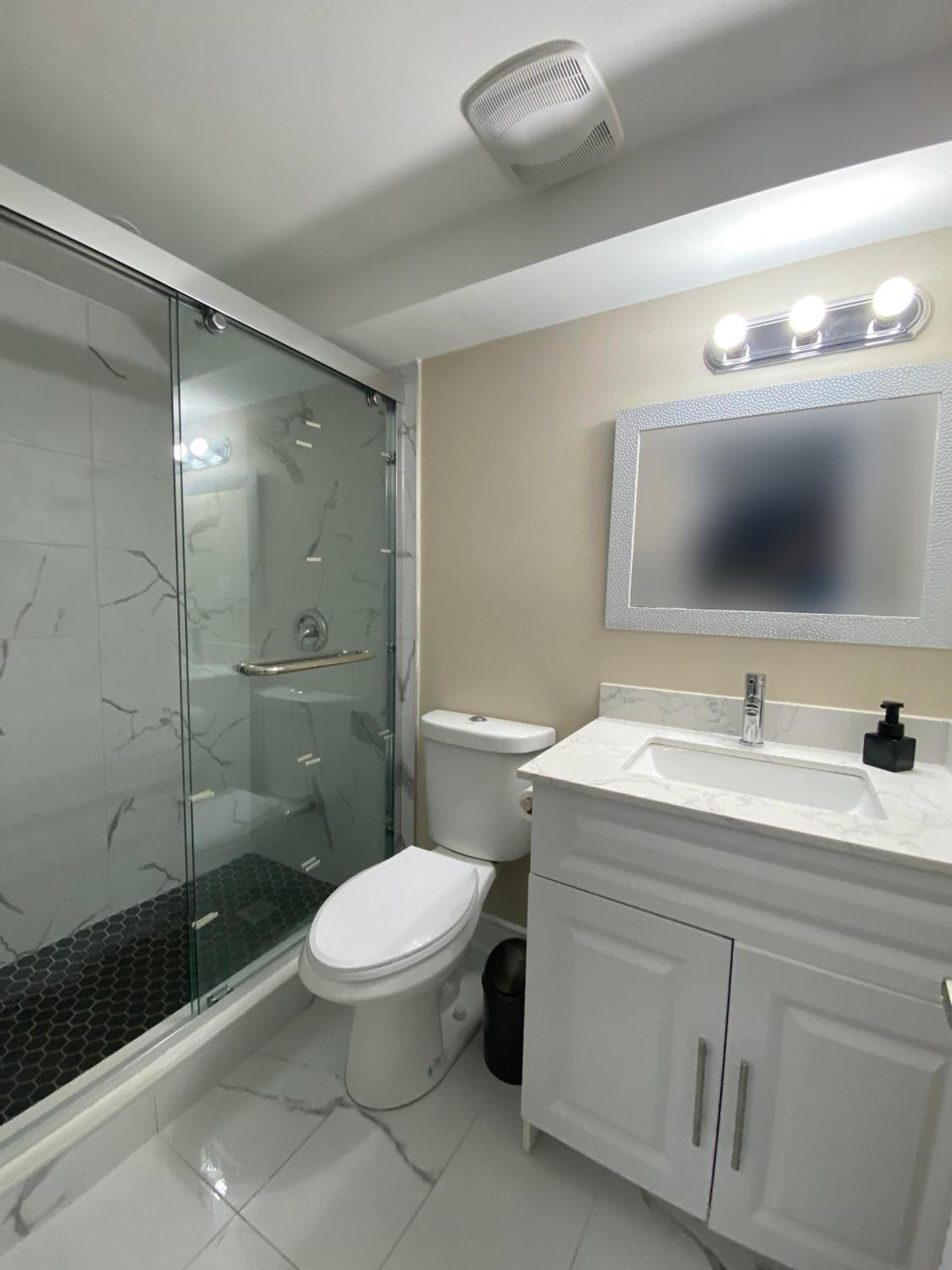 Relaxing 3 Bedroom Basement Stay