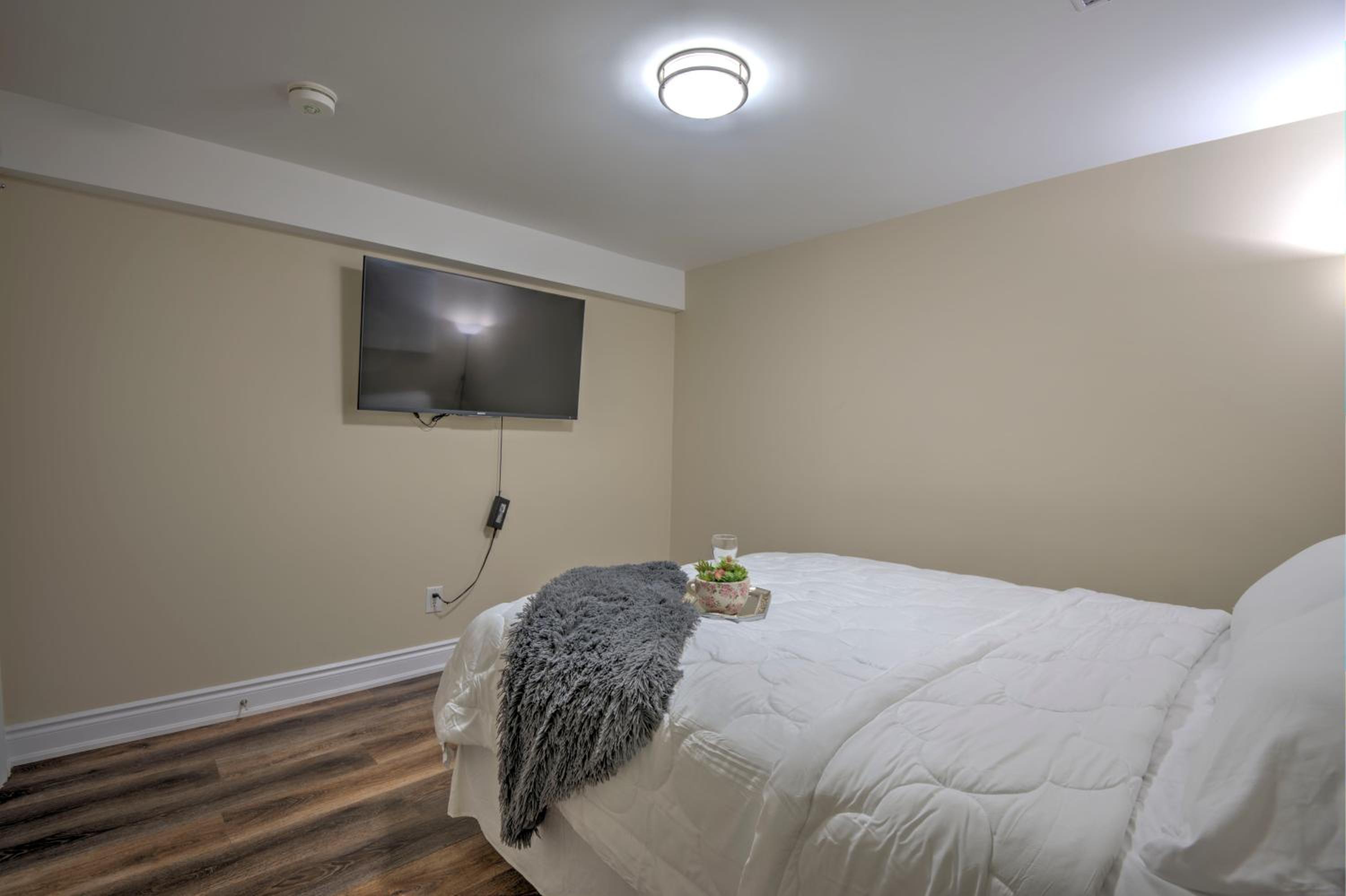 Relaxing 3 Bedroom Basement Stay