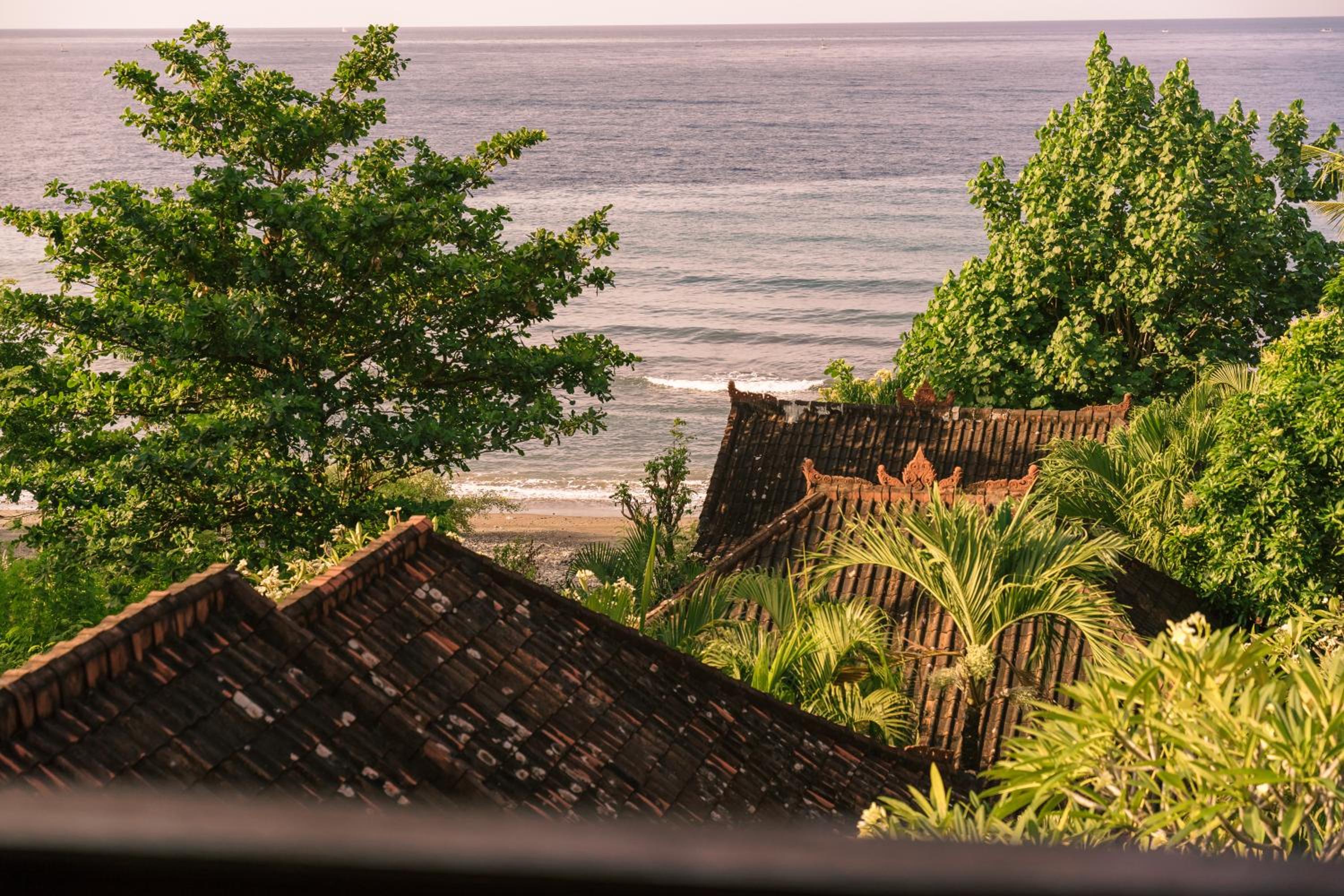 Coral Bay Bungalows Amed Bali view 4