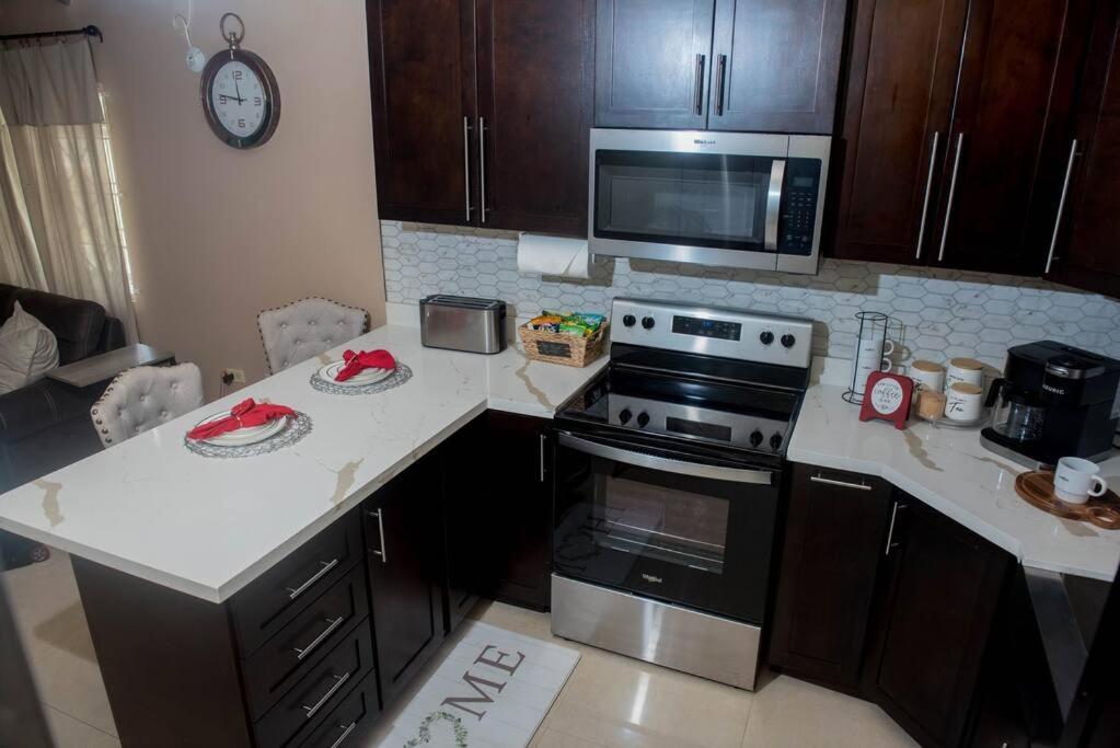Montego Bay Island Home Near Beach airport view 2