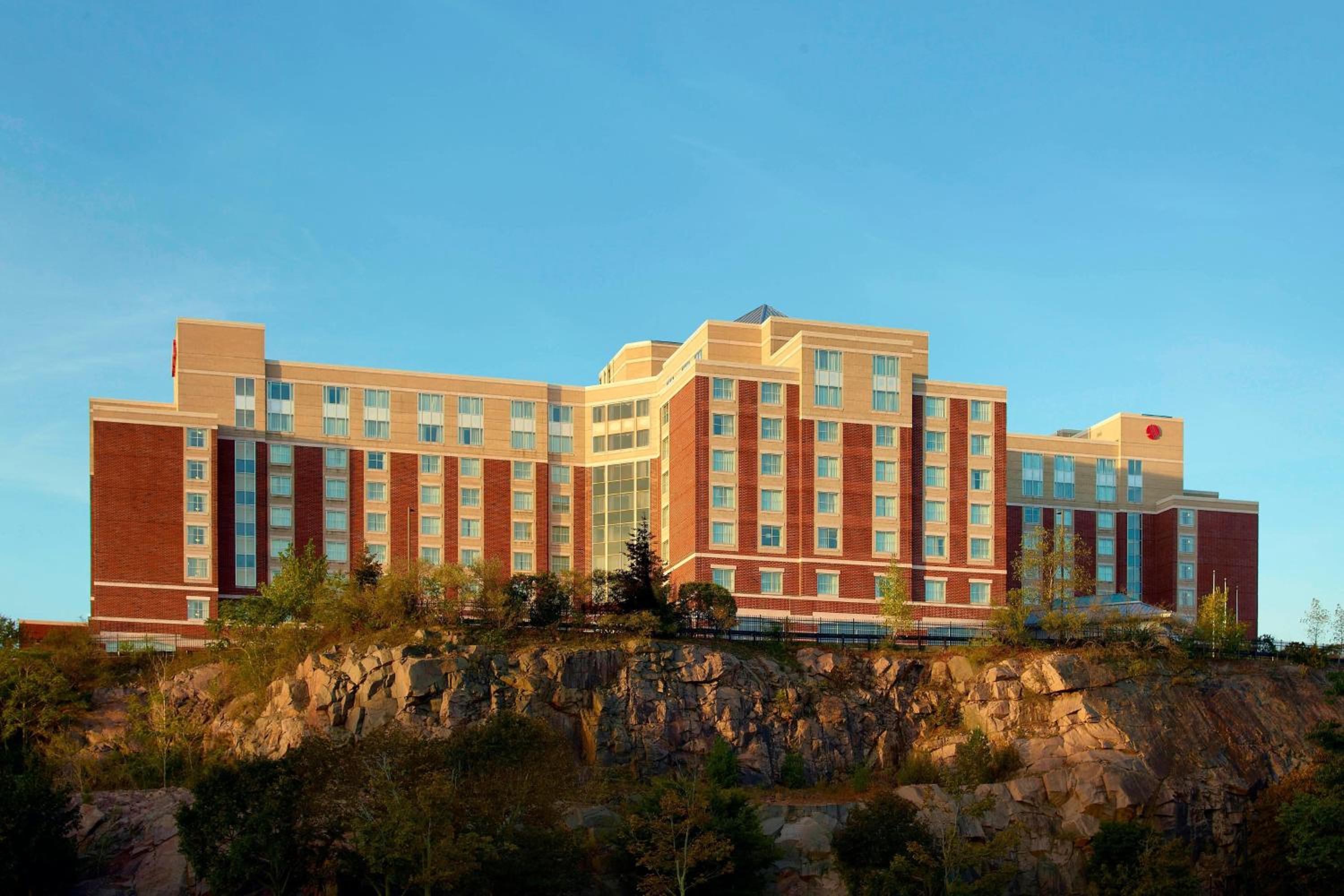 Hotel Marriott Boston Quincy - Image 1