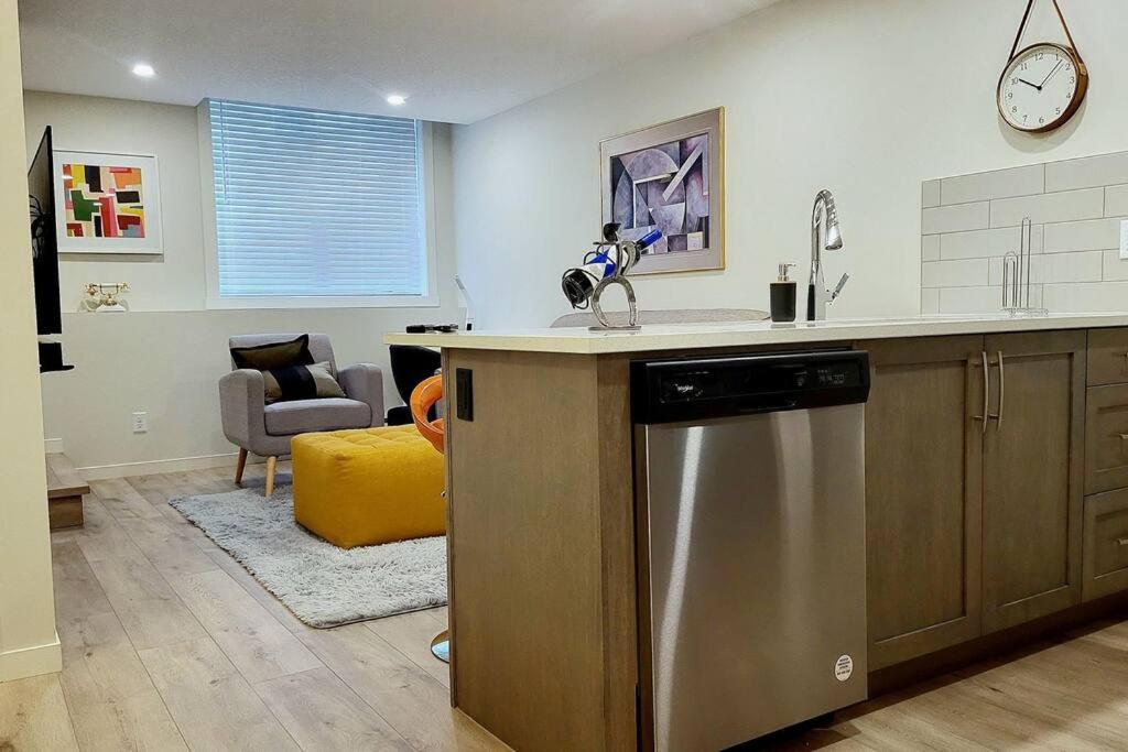 The Oliver - Cozy Apartment in Rockland Park, NW