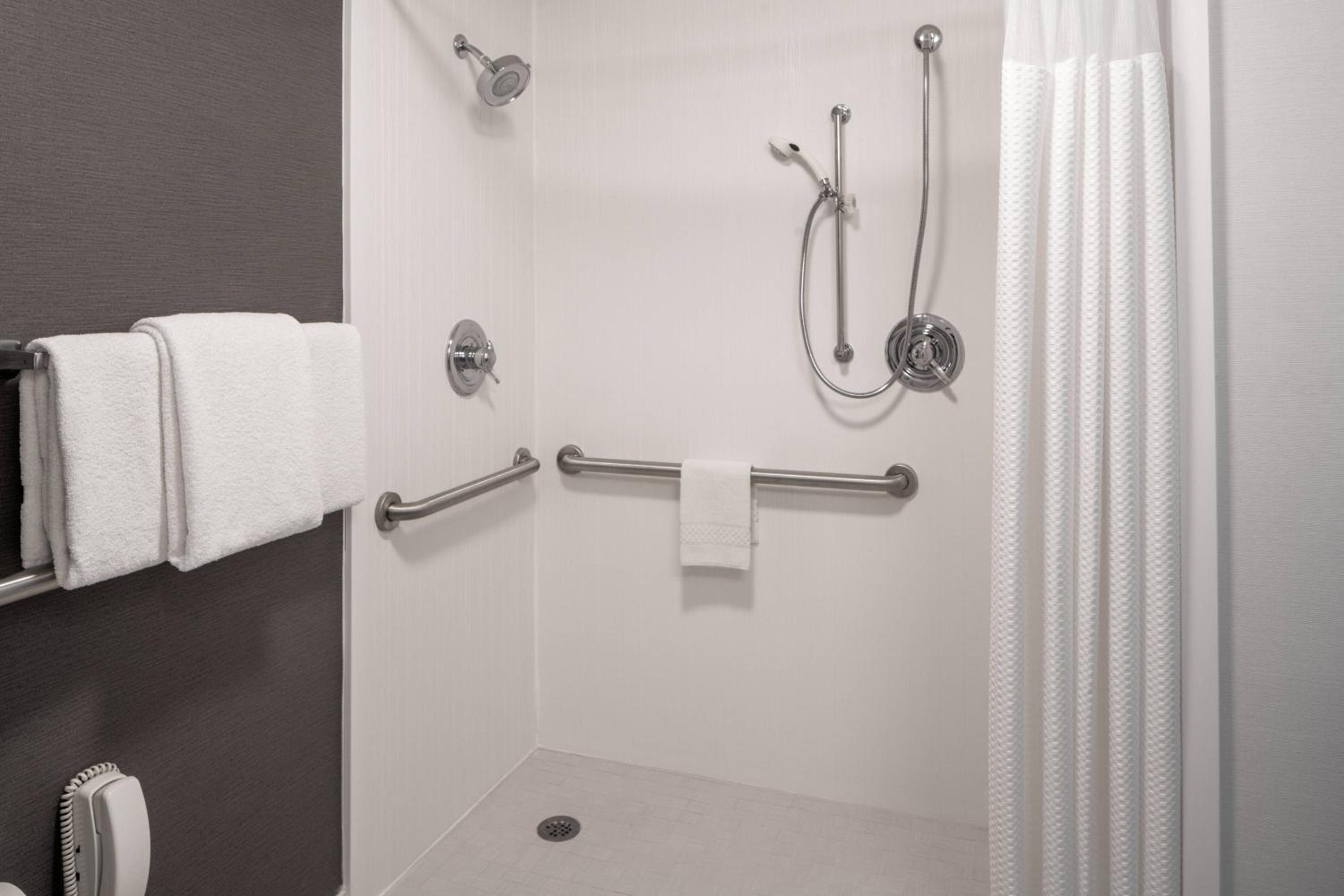 Courtyard by Marriott Dulles Airport Herndon/Reston - Property Image 2