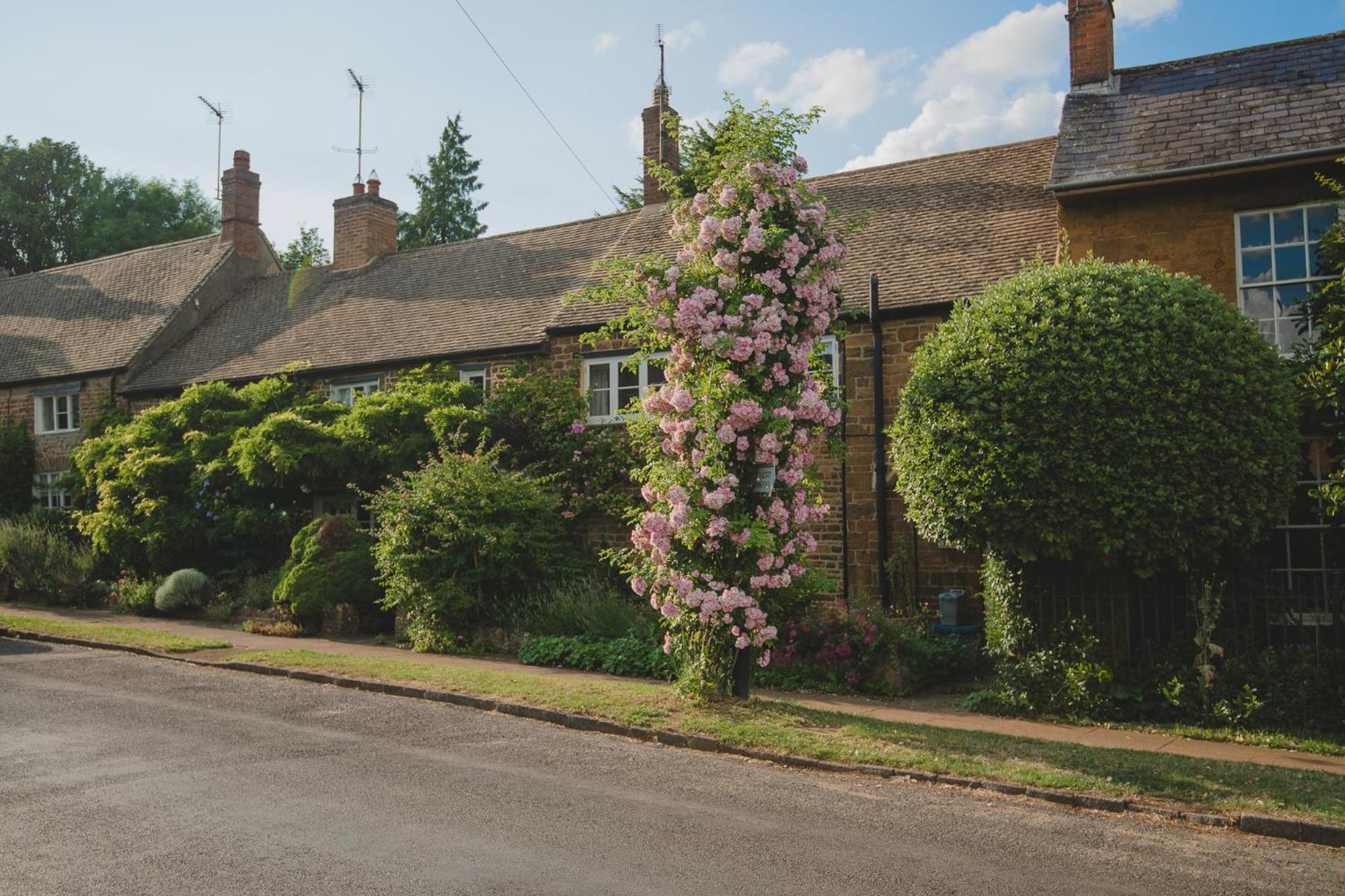 Lovely Stone Cottage In The Heart Of Adderbury view 4