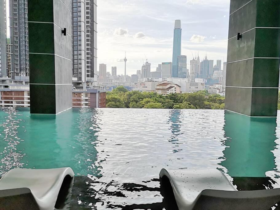 Pool Heaven 2 beside Velocity Mall & MRT station