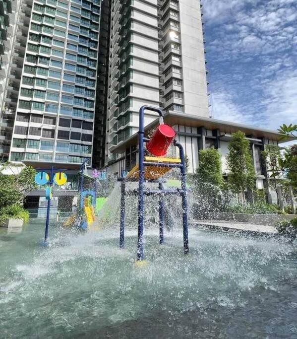 Pool Heaven 2 beside Velocity Mall & MRT station
