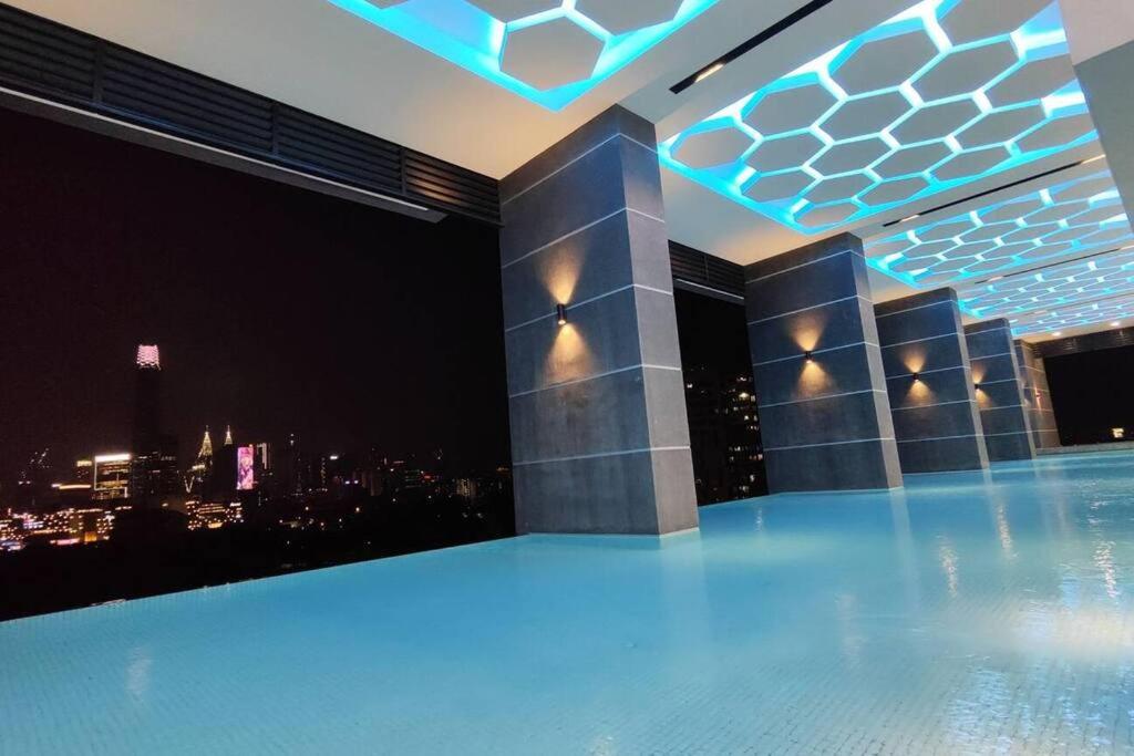 Pool Heaven 2 beside Velocity Mall & MRT station