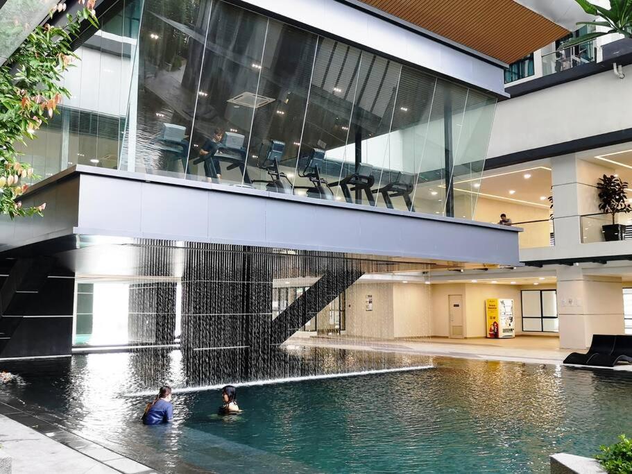 Pool Heaven 2 beside Velocity Mall & MRT station