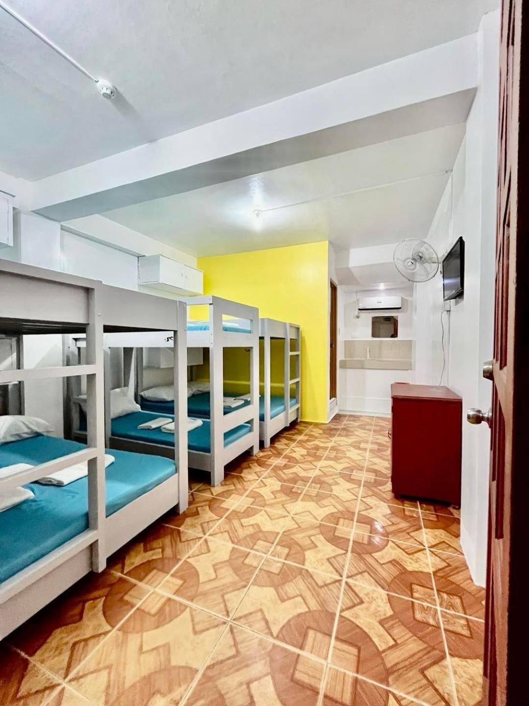 Wendy's Apartelle