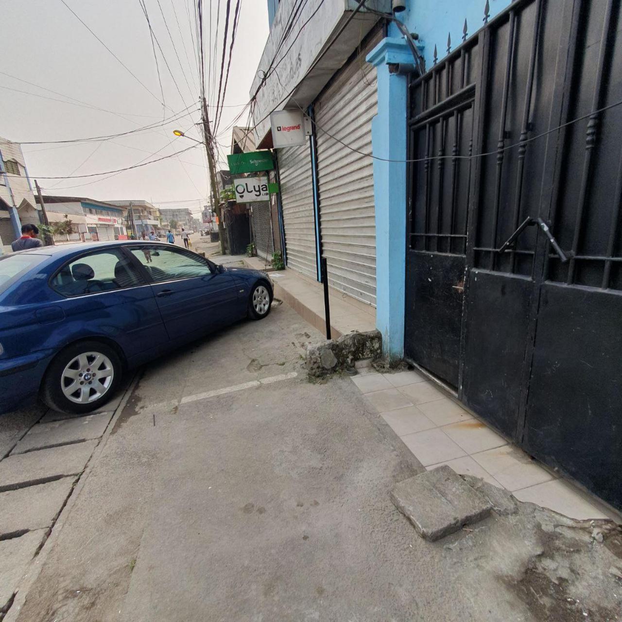 Résidence M Douala - Akwa Plein Centre Ville - Wifi Starlink Haut Débit