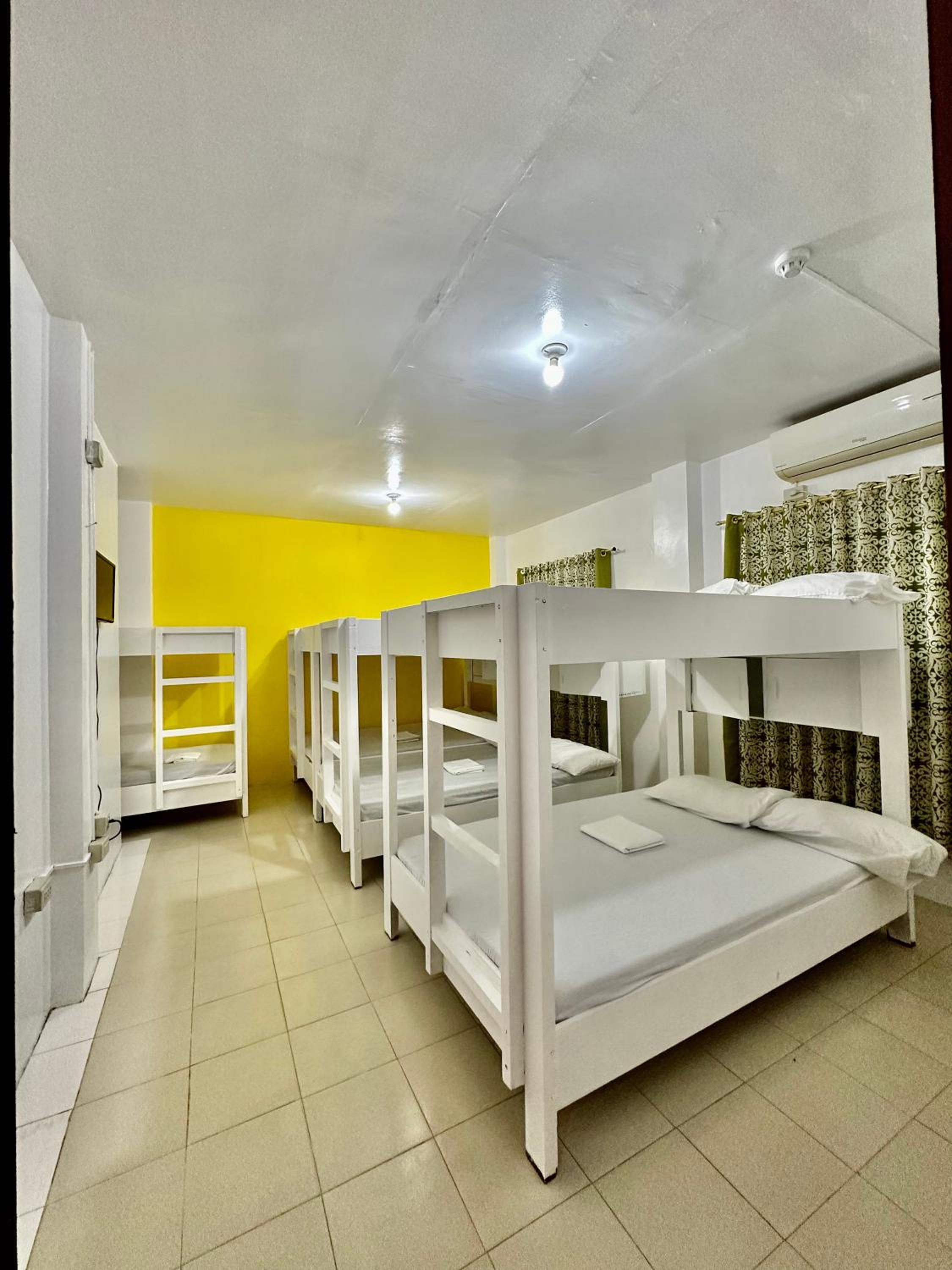 Wendy's Apartelle