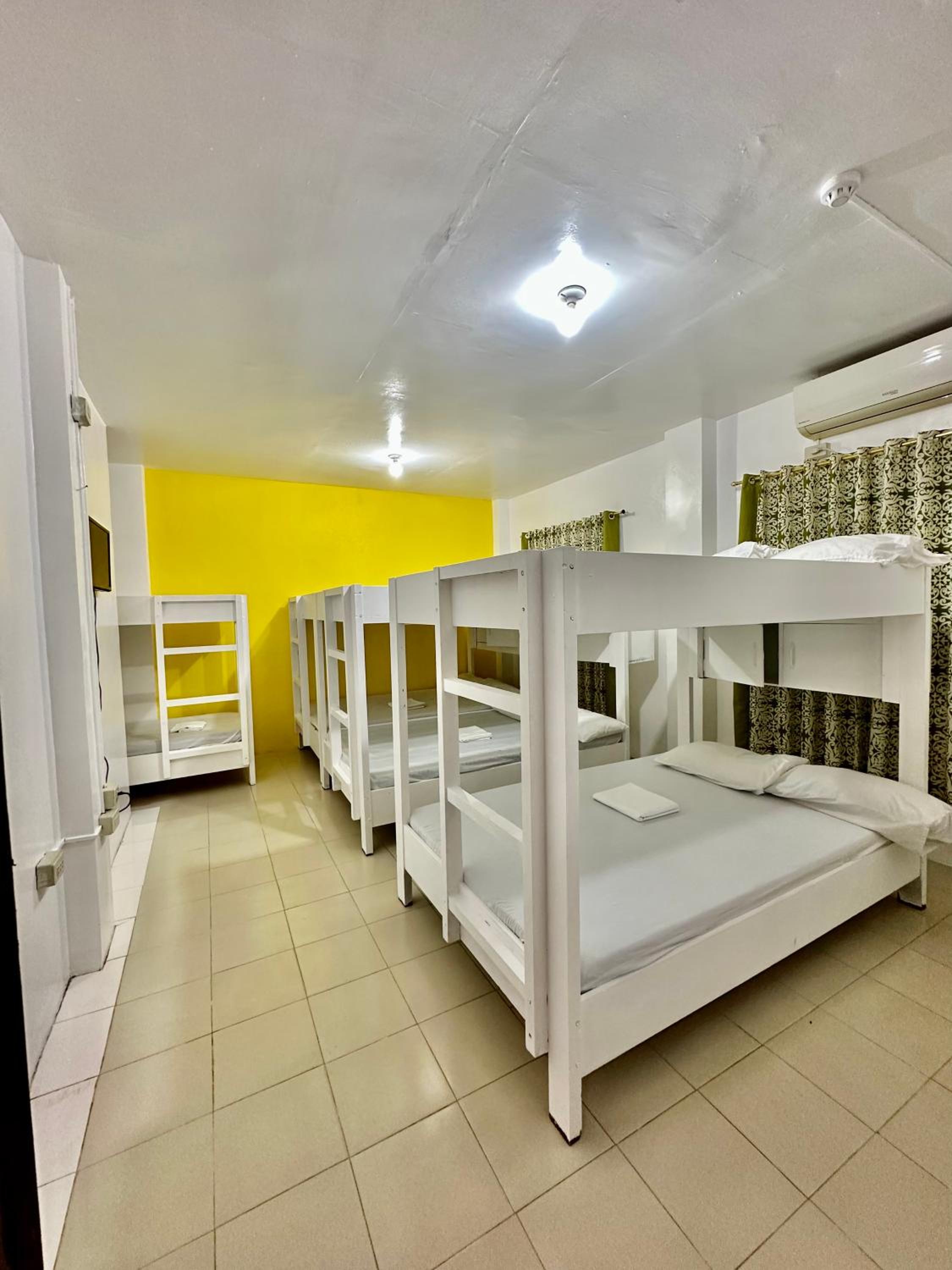Wendy's Apartelle