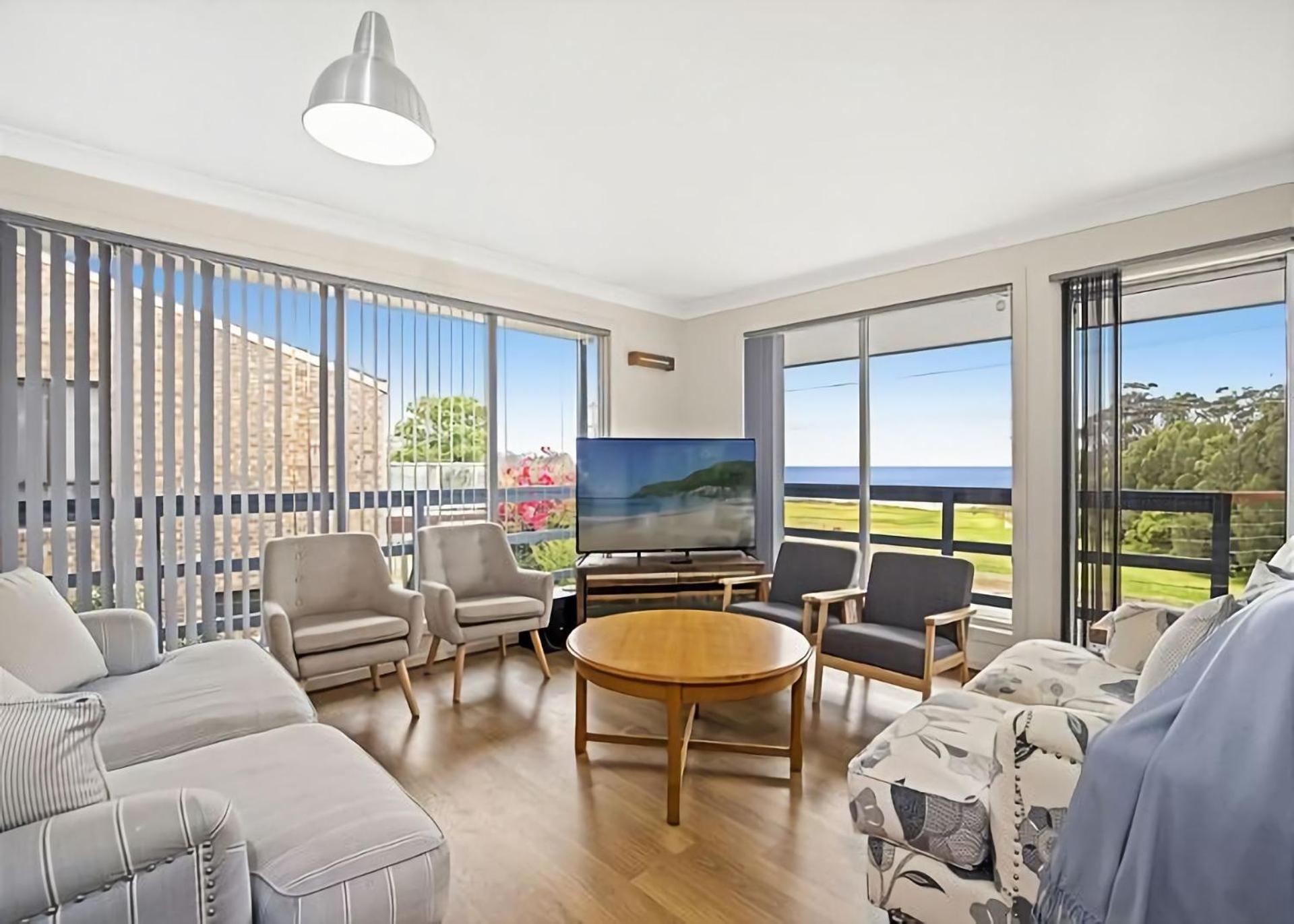 George Bass Drive 569 On The Beach Living managed by Batemans Bay Accom