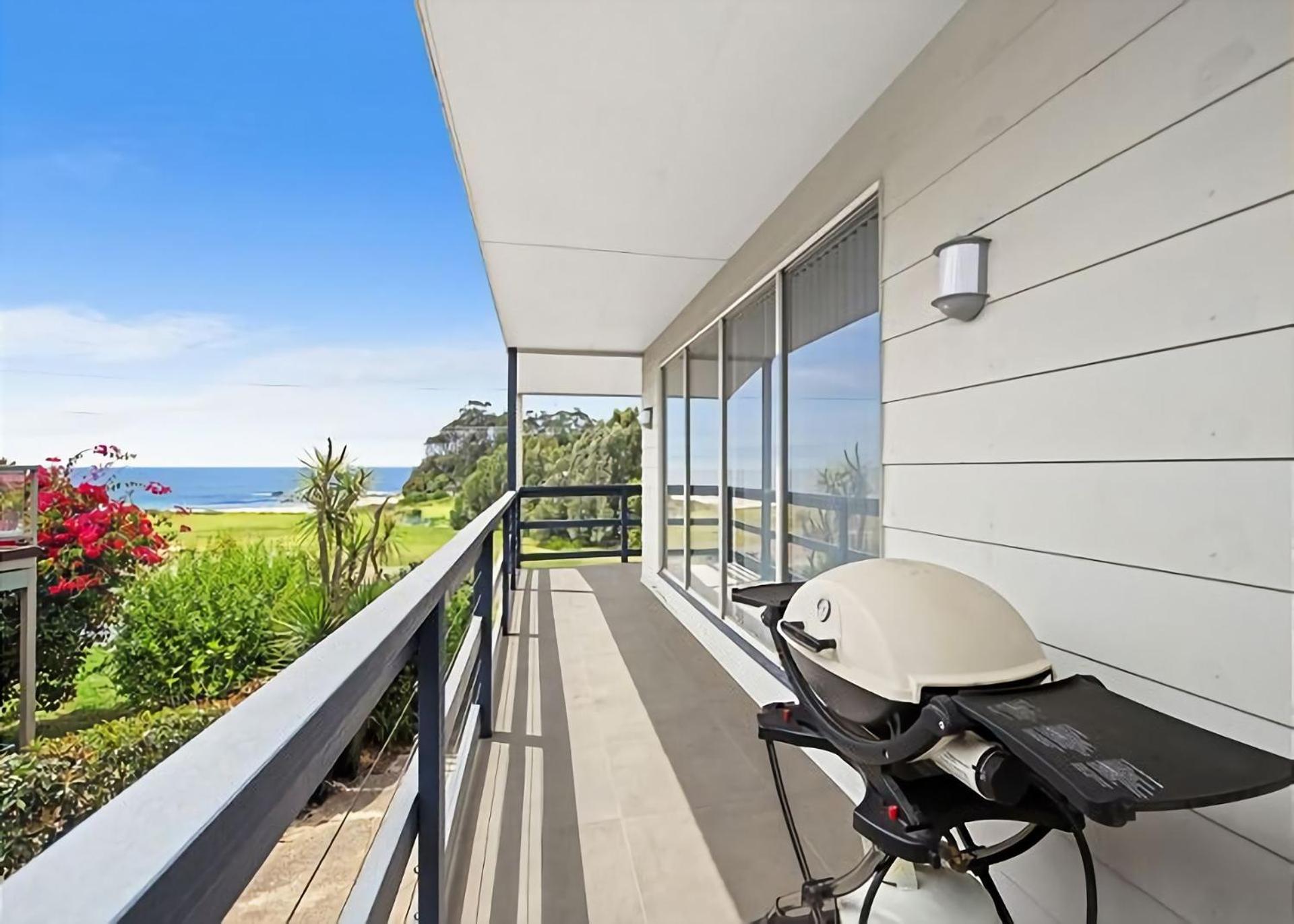 George Bass Drive 569 On The Beach Living managed by Batemans Bay Accom