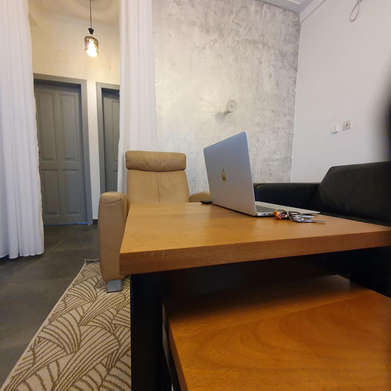 Résidence M Douala - Akwa Plein Centre Ville - Wifi Starlink Haut Débit