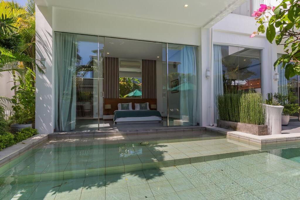 Villa Serenity: modern design luxury 12m pool and BBQ view 4