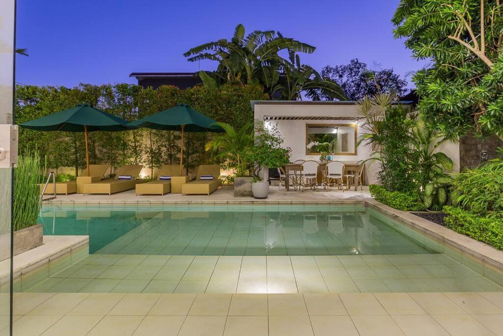 Villa Serenity: modern design luxury 12m pool and BBQ view 5