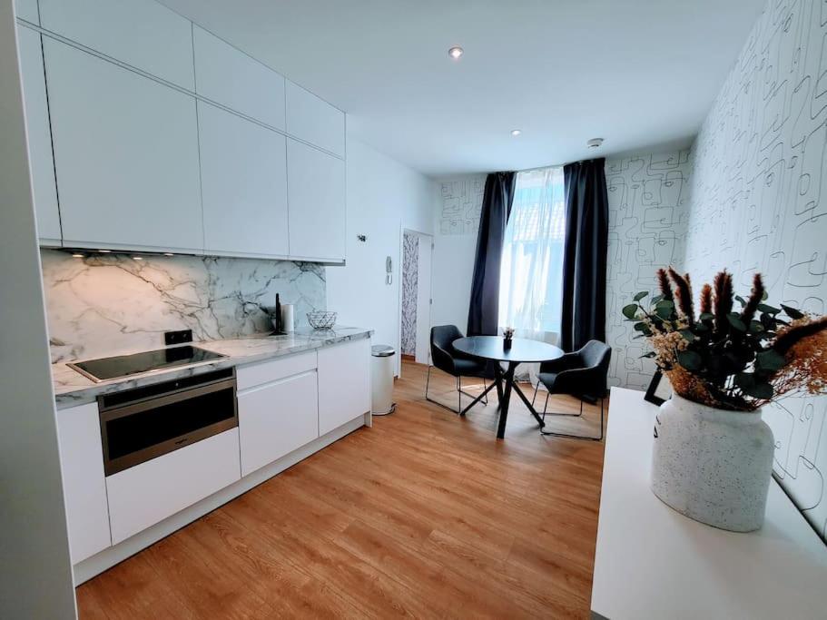 Black&White Studio