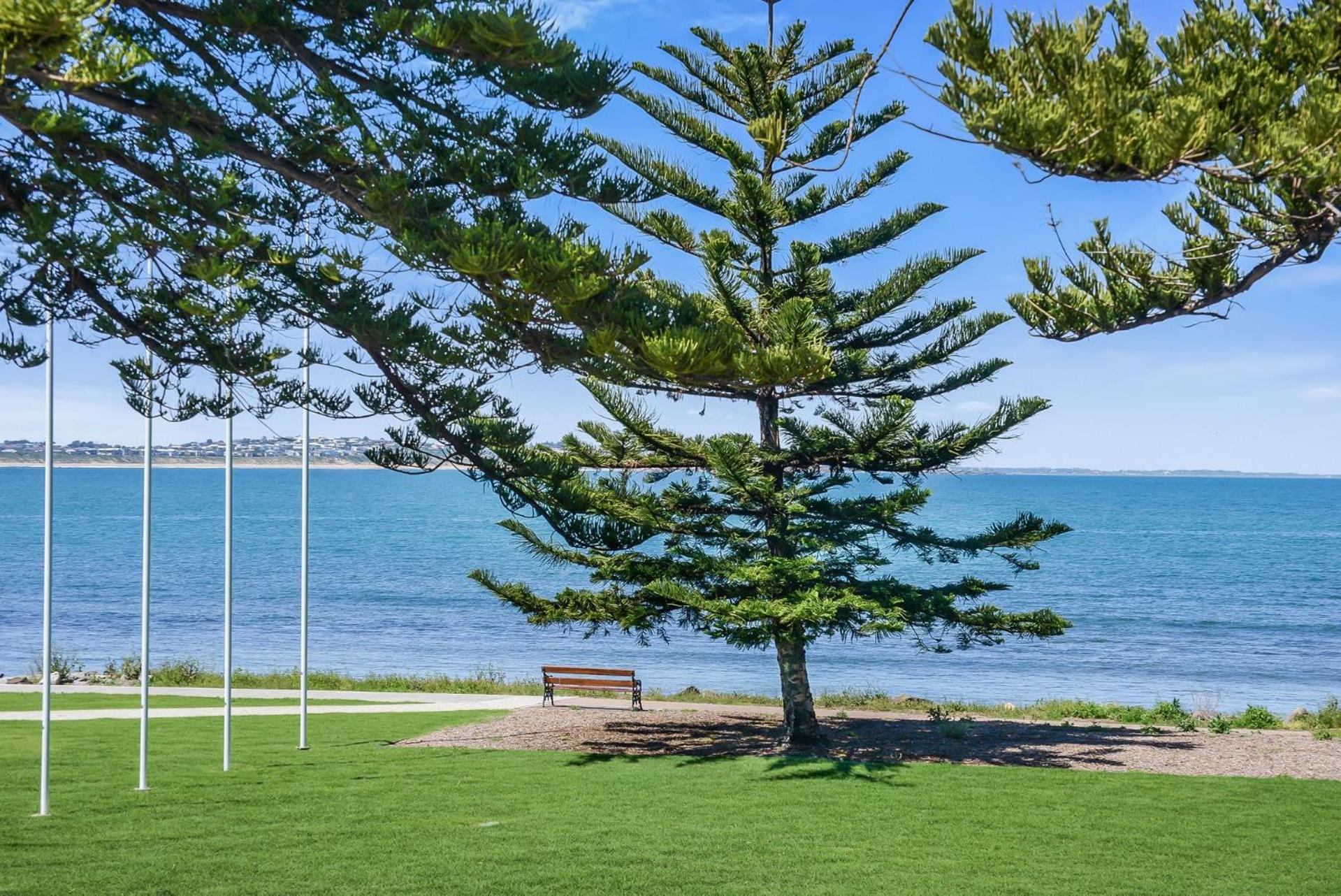 Pine Beach Villa Fabulous Sea Views