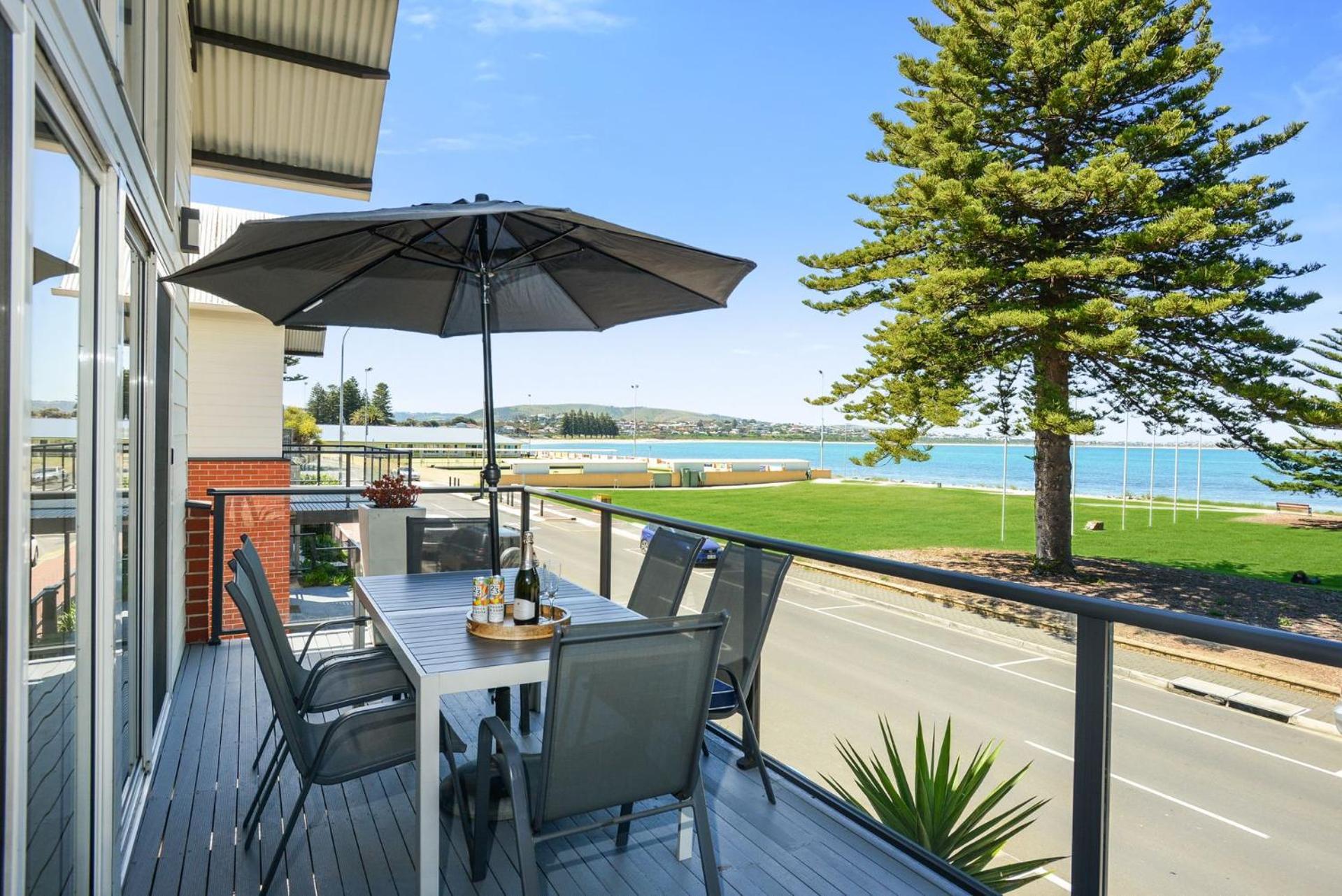 Pine Beach Villa Fabulous Sea Views