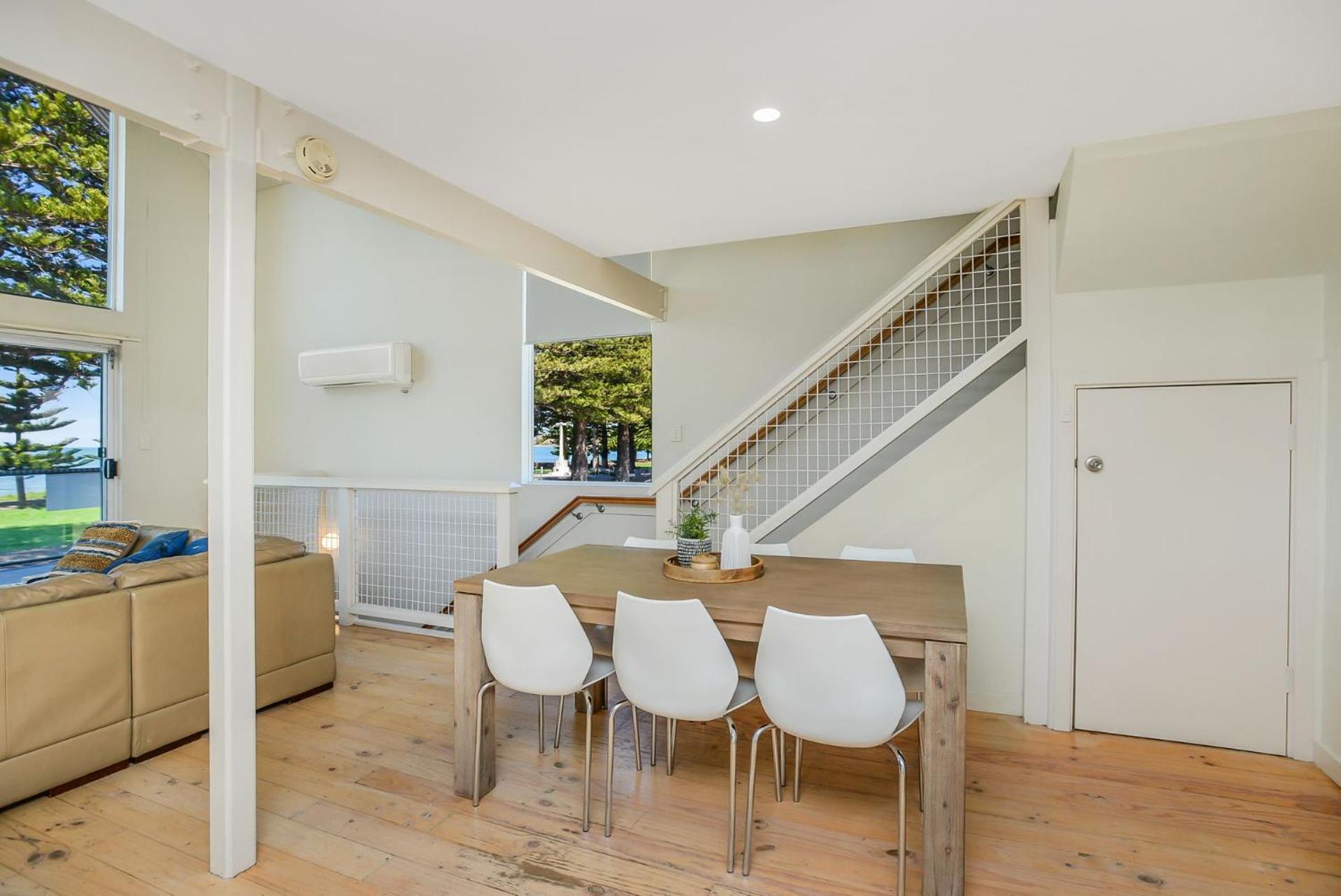 Pine Beach Villa Fabulous Sea Views