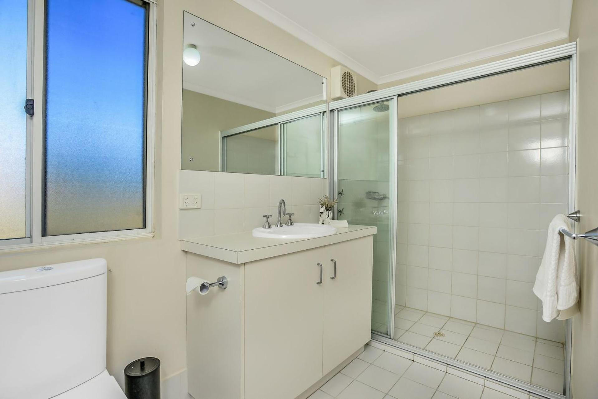 Pine Beach Villa Fabulous Sea Views