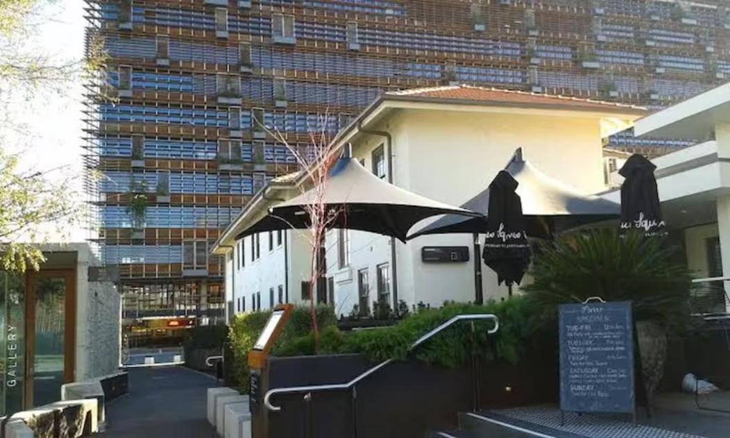 Nishi Holiday Apartments