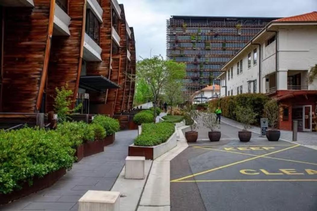 Nishi Holiday Apartments