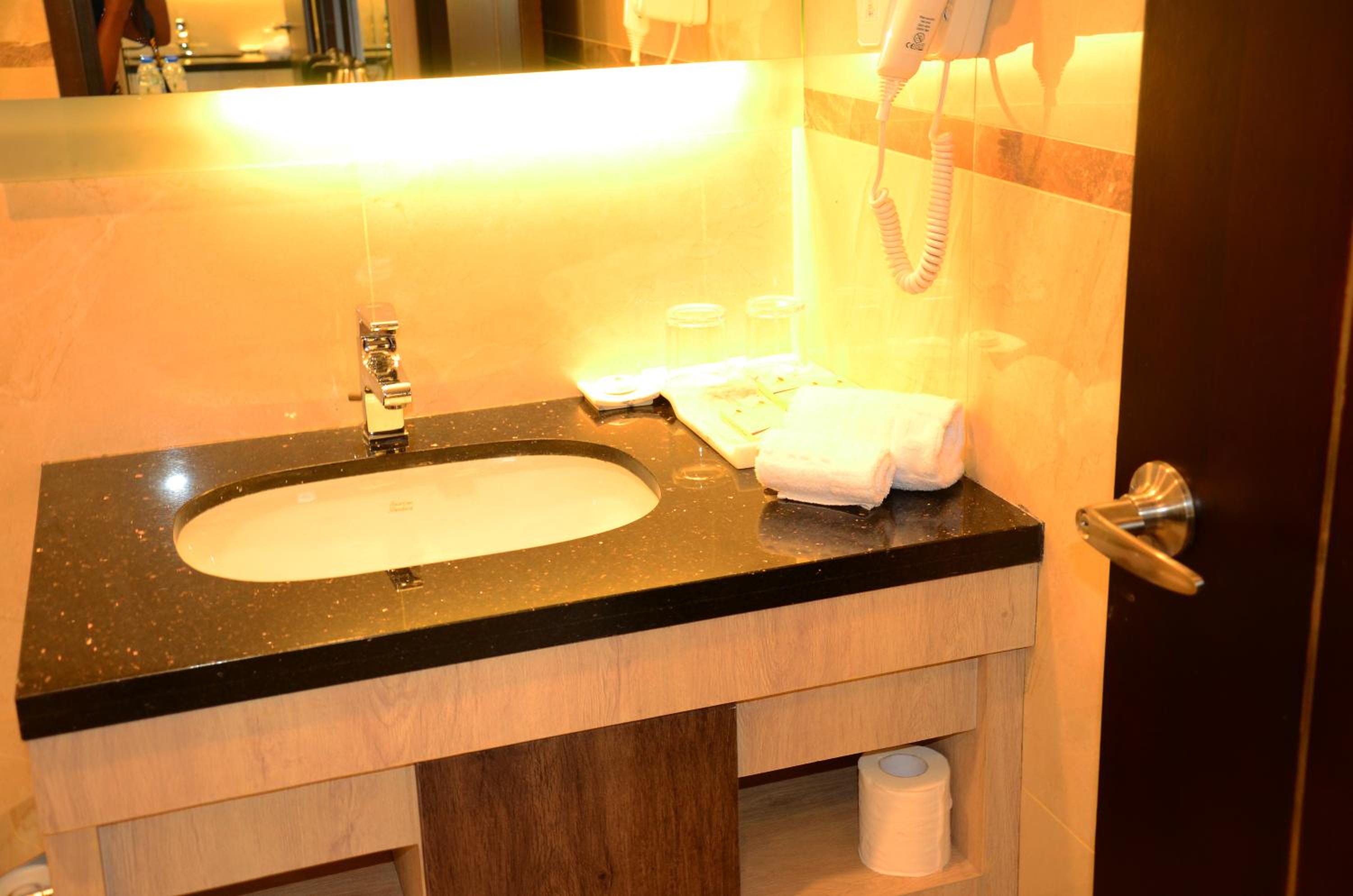 Nagoya Hill Hotel Batam 24