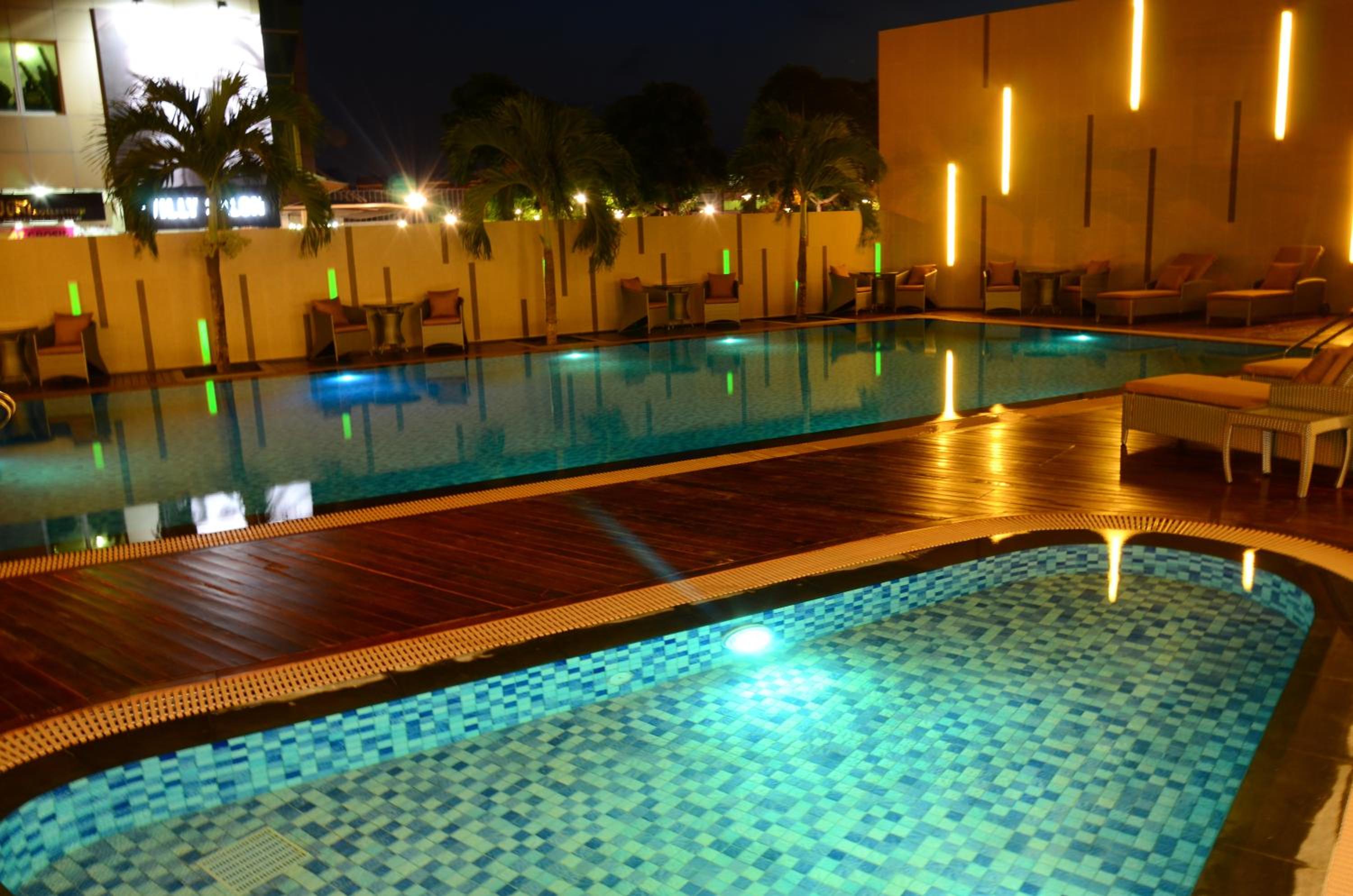 Nagoya Hill Hotel Batam 14