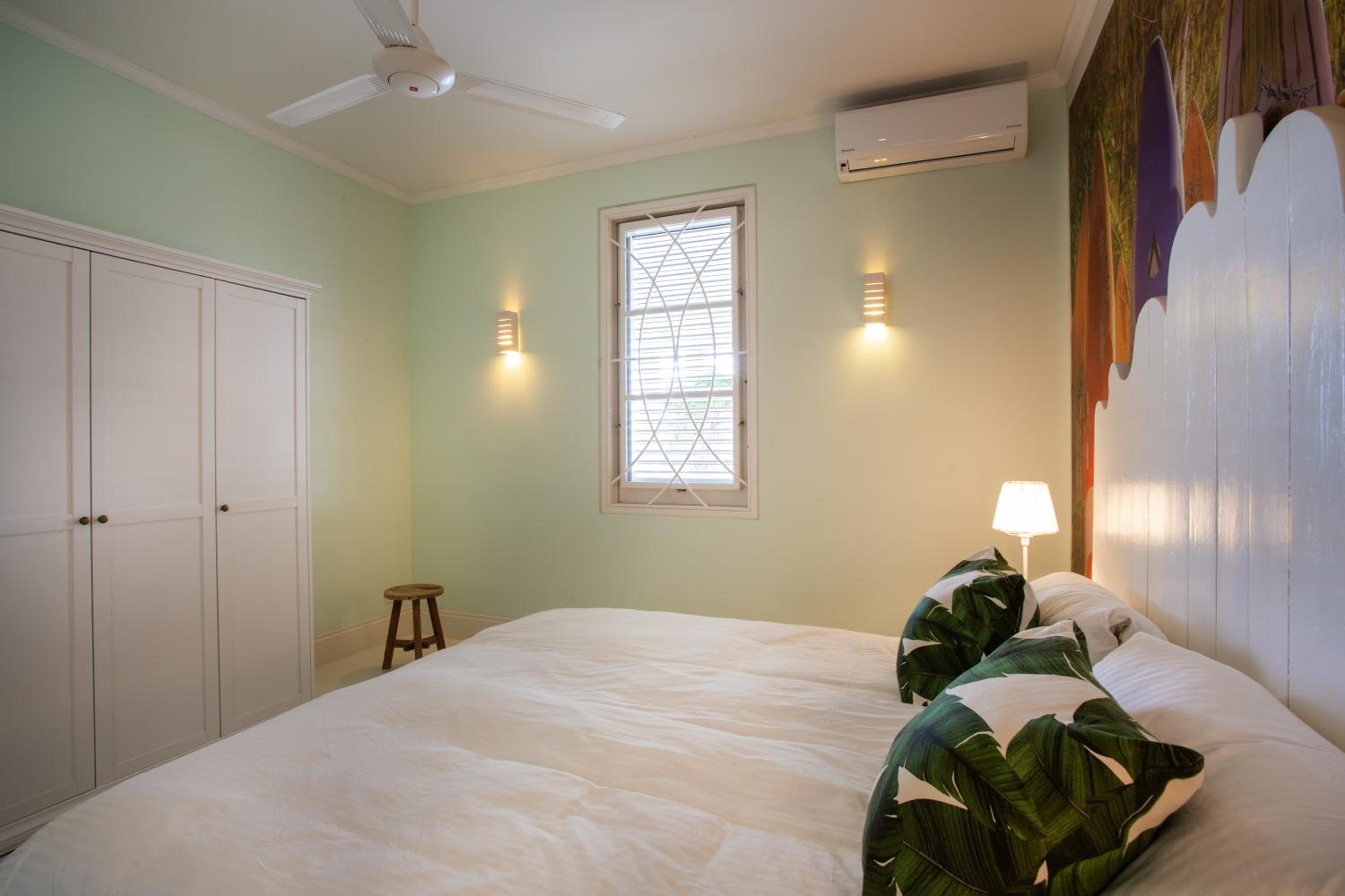 A Beautiful Villa Curacao with large pool and tropical garden