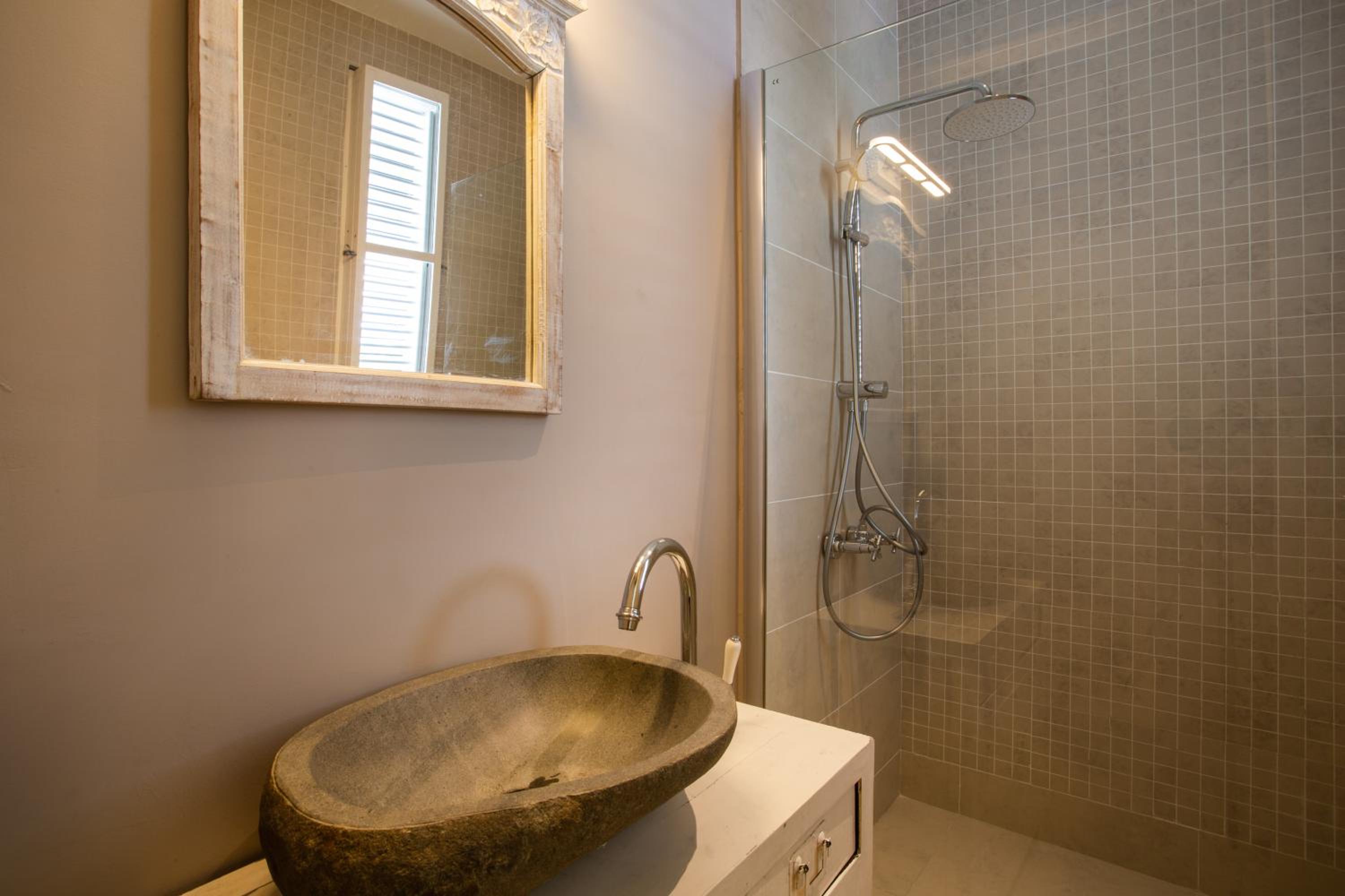 A Beautiful Villa Curacao with large pool and tropical garden