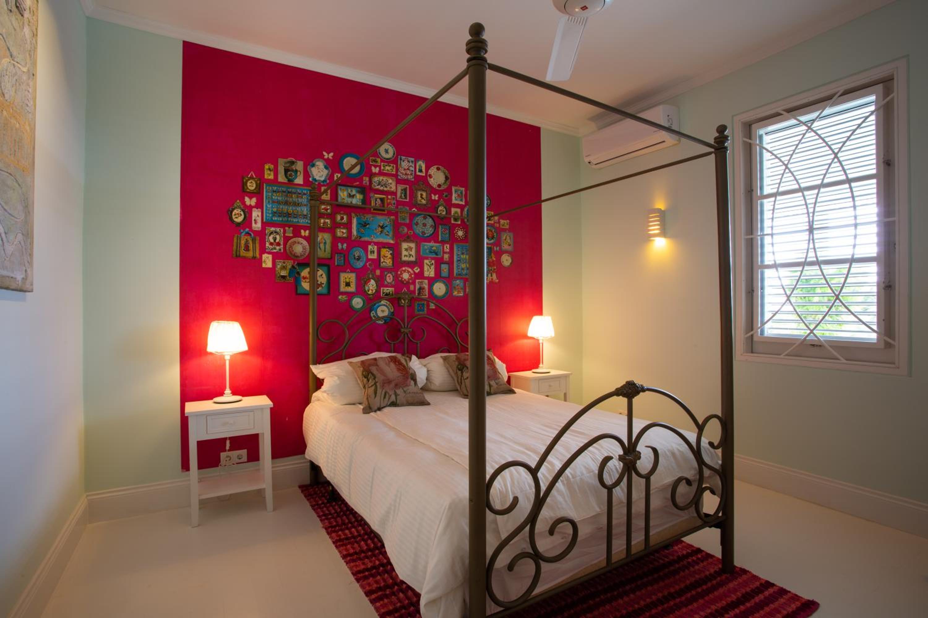 A Beautiful Villa Curacao with large pool and tropical garden