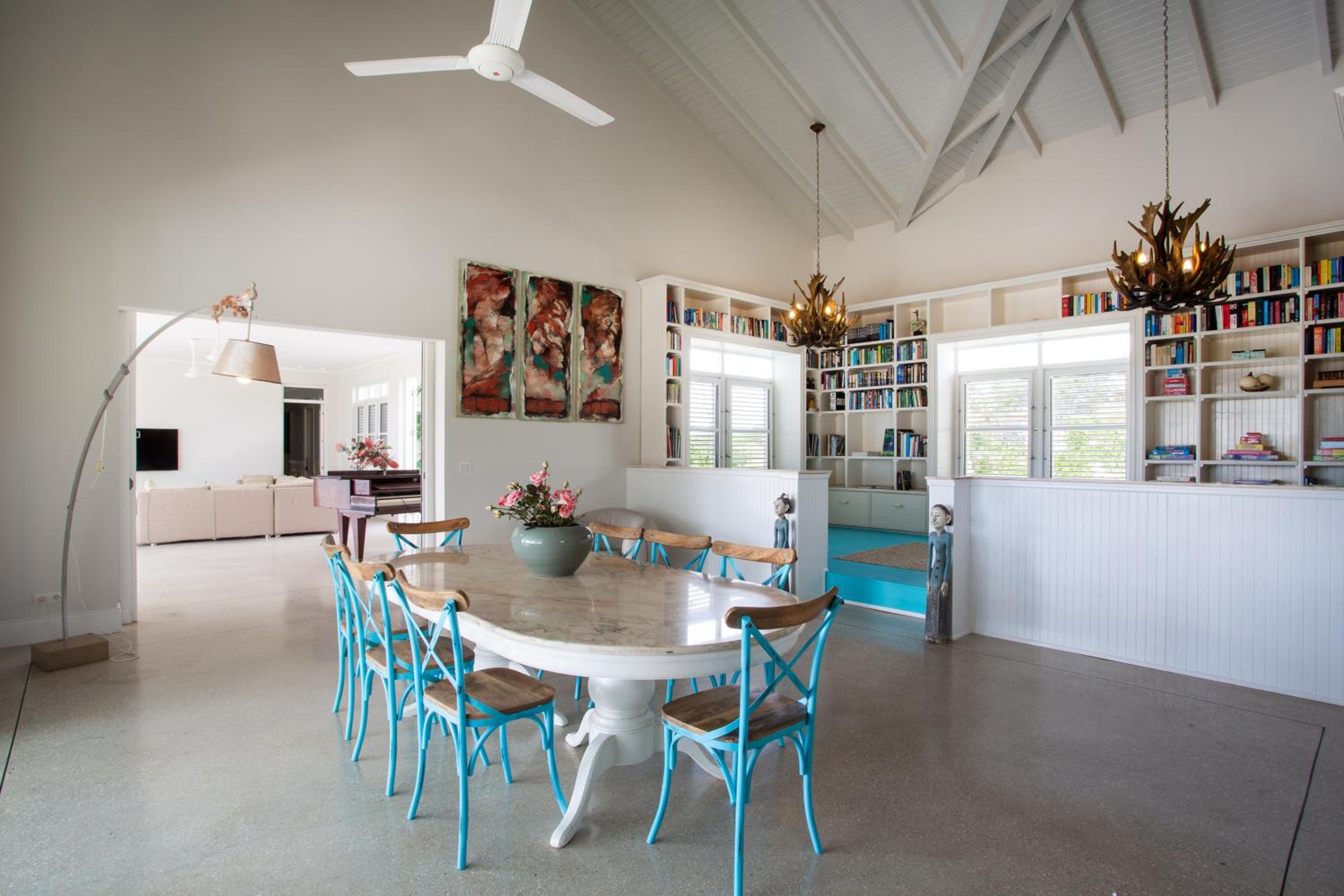 A Beautiful Villa Curacao with large pool and tropical garden