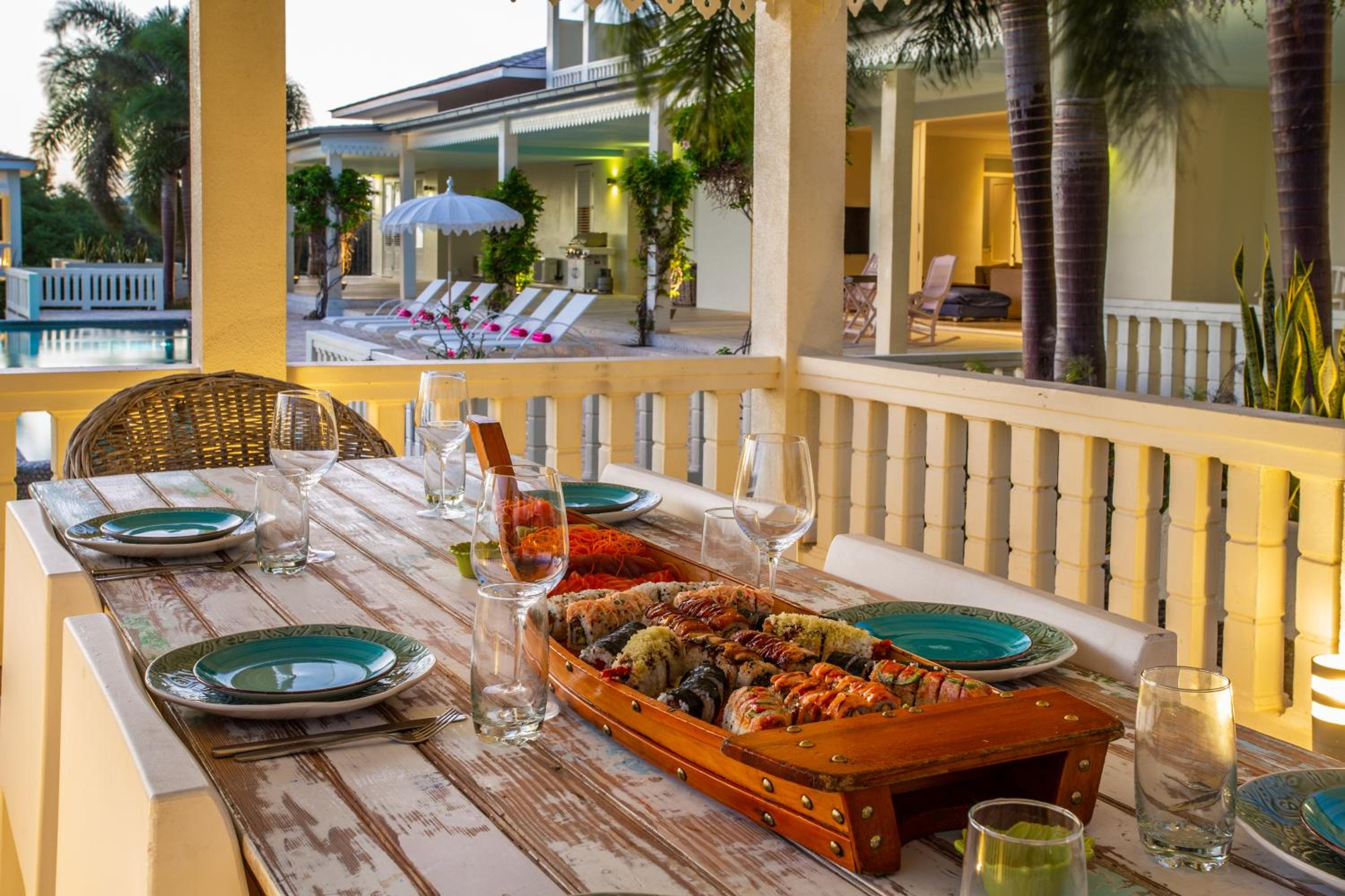 A Beautiful Villa Curacao with large pool and tropical garden