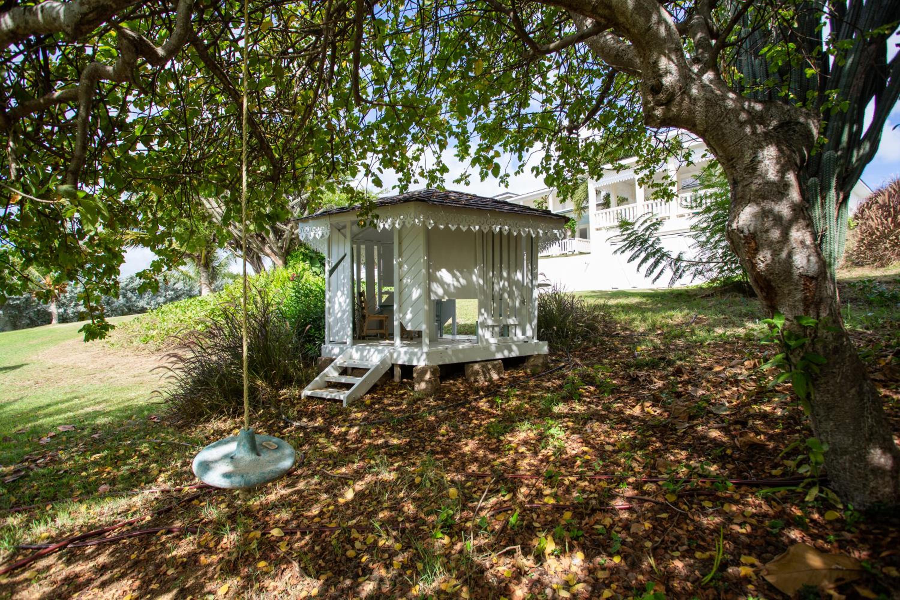 A Beautiful Villa Curacao with large pool and tropical garden