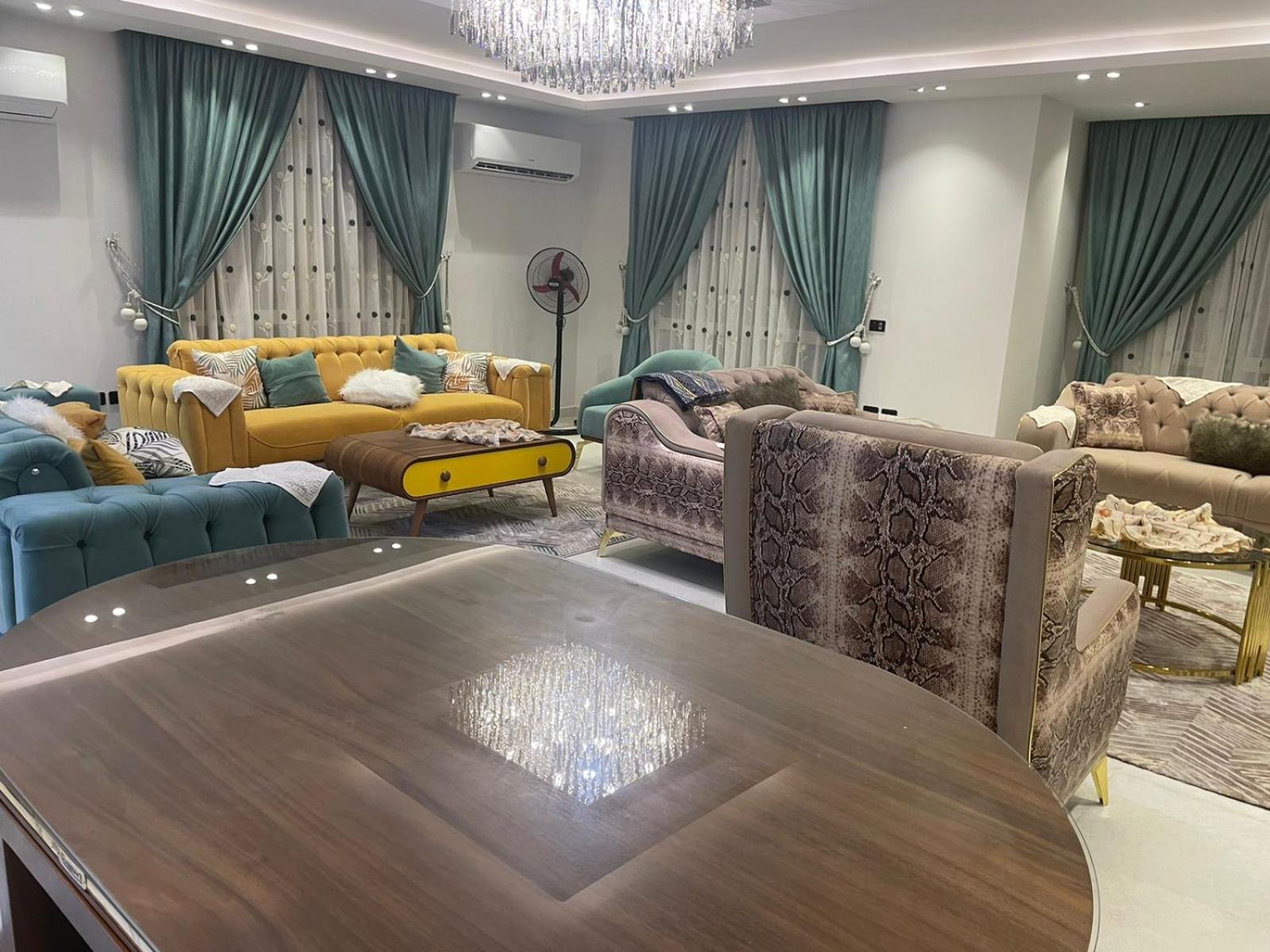 Luxury 3 bedrooms apartment for rent in a sheikh zayed compound