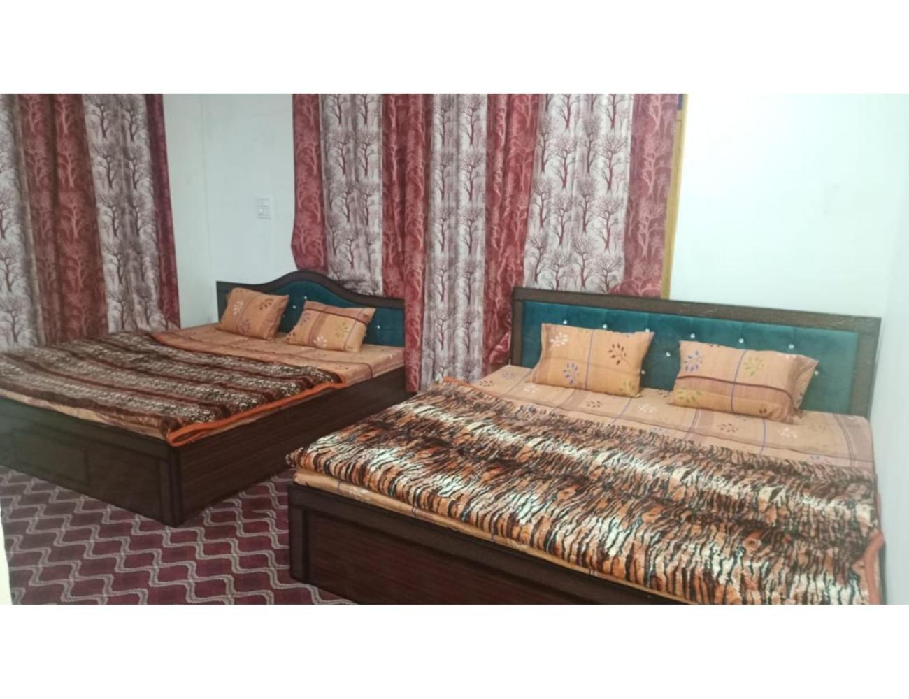 Hotel Royal Rameez, Srinagar view 5