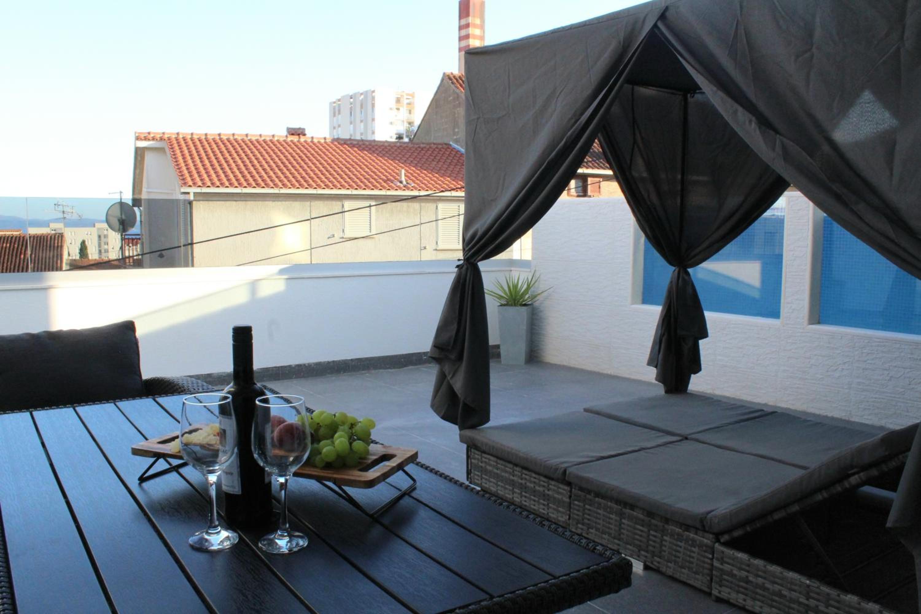 Luxury apartment Maestral - private pool view 3
