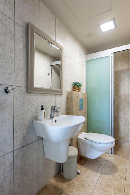 Villa Luna, 5 bedrooms, Private Pool, Hot Tub, Garden
