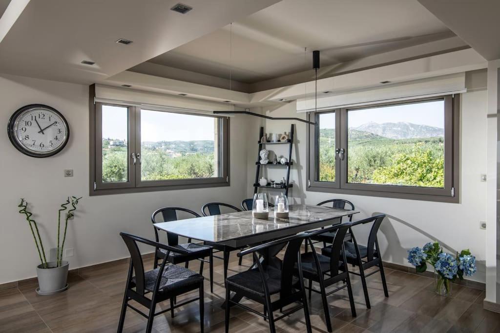 Villa Luna, 5 bedrooms, Private Pool, Hot Tub, Garden