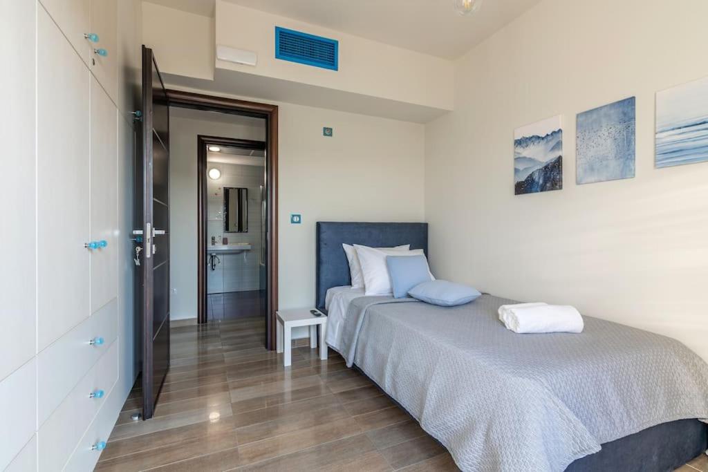 Villa Luna, 5 bedrooms, Private Pool, Hot Tub, Garden