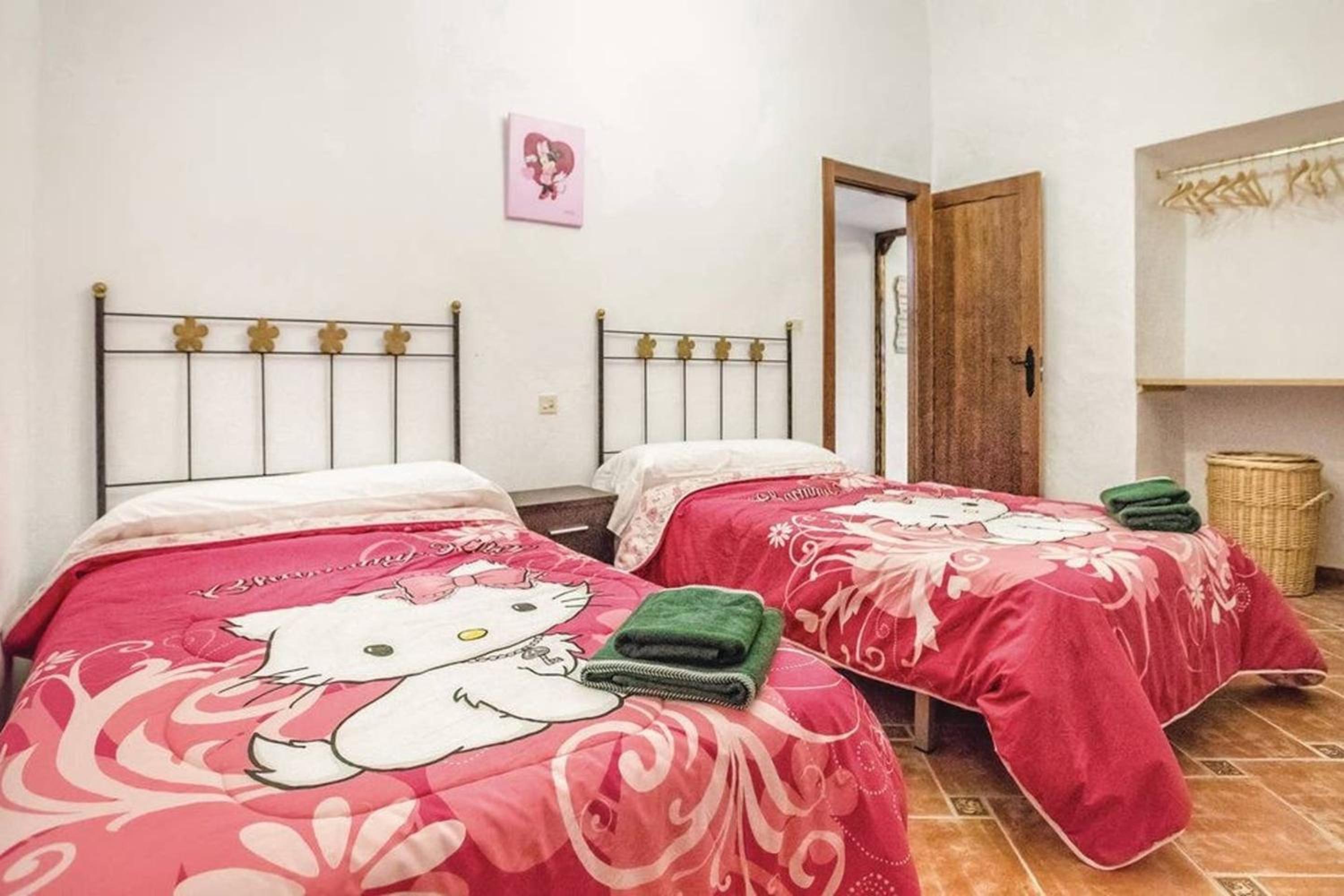 Charming Villa in Mondrón with Private Pool