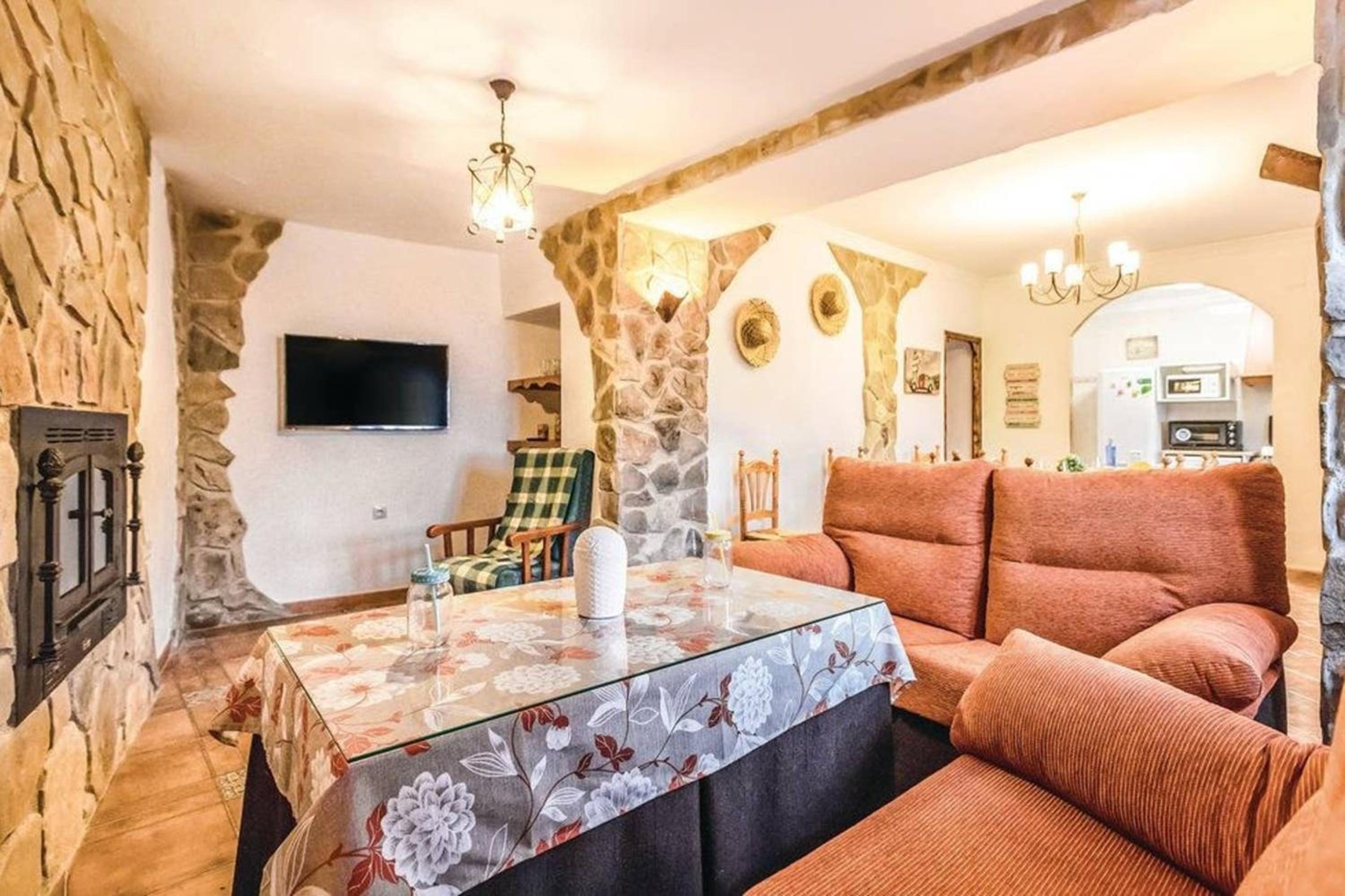 Charming Villa in Mondrón with Private Pool