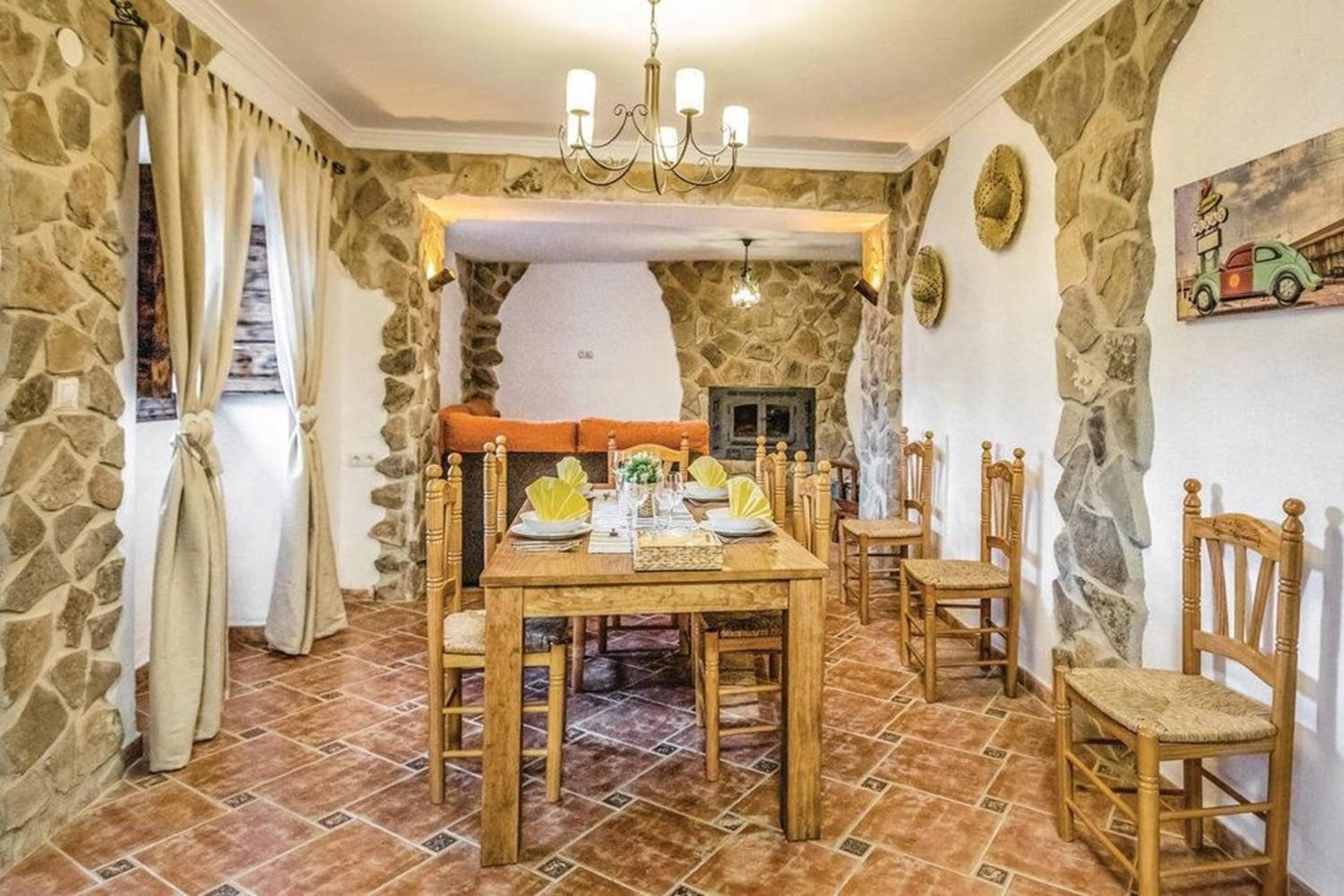 Charming Villa in Mondrón with Private Pool