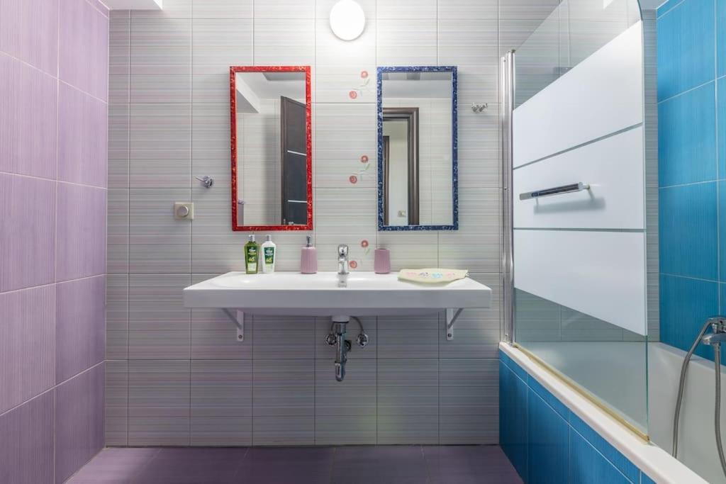 Villa Luna, 5 bedrooms, Private Pool, Hot Tub, Garden