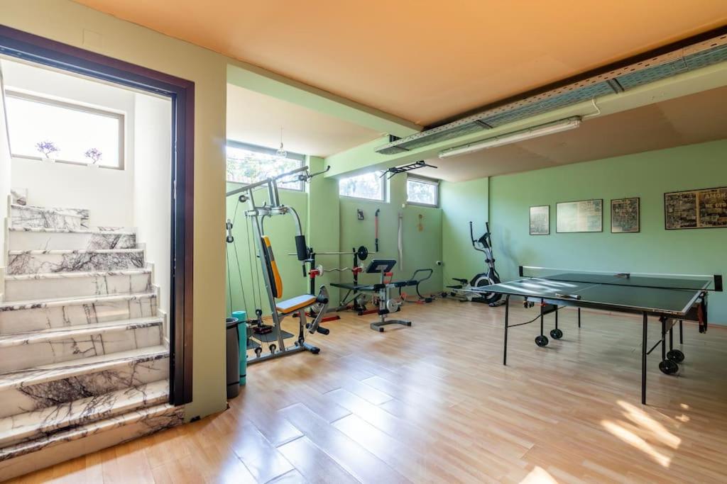 Villa Luna, 5 bedrooms, Private Pool, Hot Tub, Garden