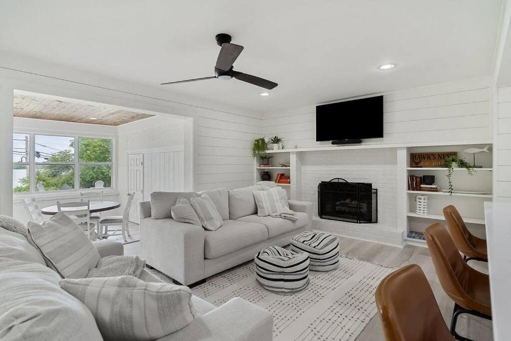 Lake Home, Dock, Fire Pit, Hot Tub, Game Room, Etc view 4