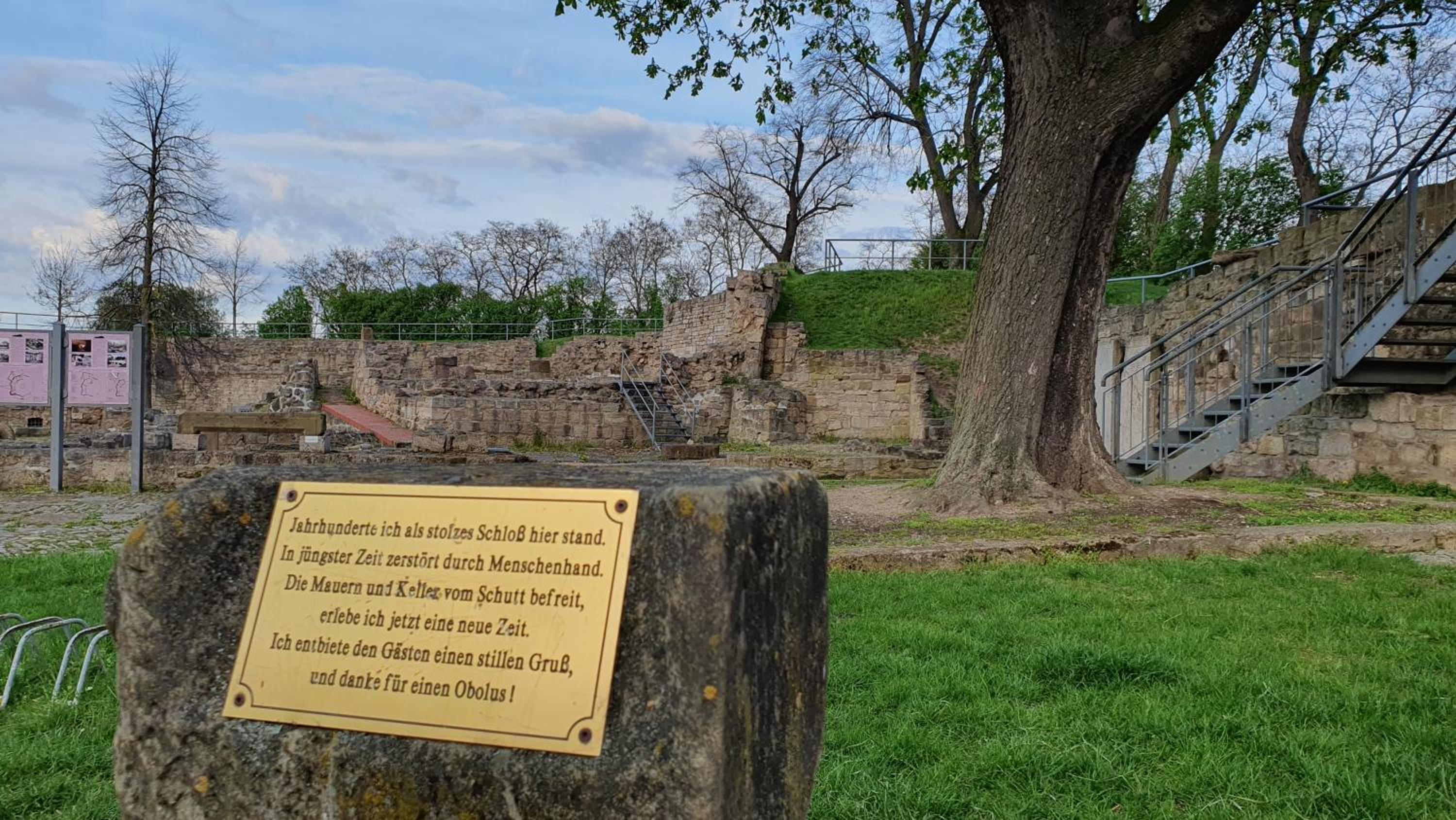 Ferienwohnungen an der Schloßruine