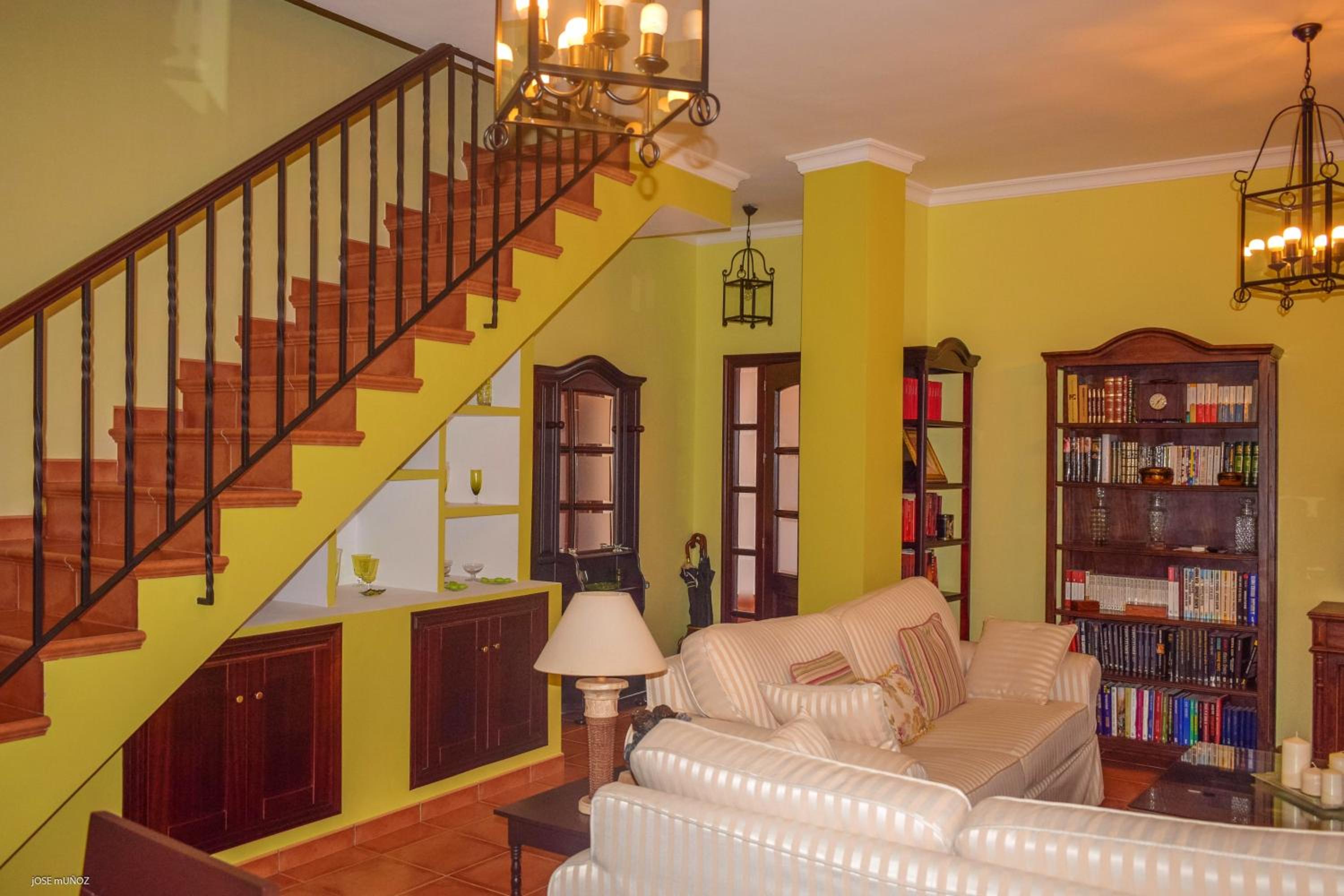 Charming house in the heart of Penaflor Seville with balcony